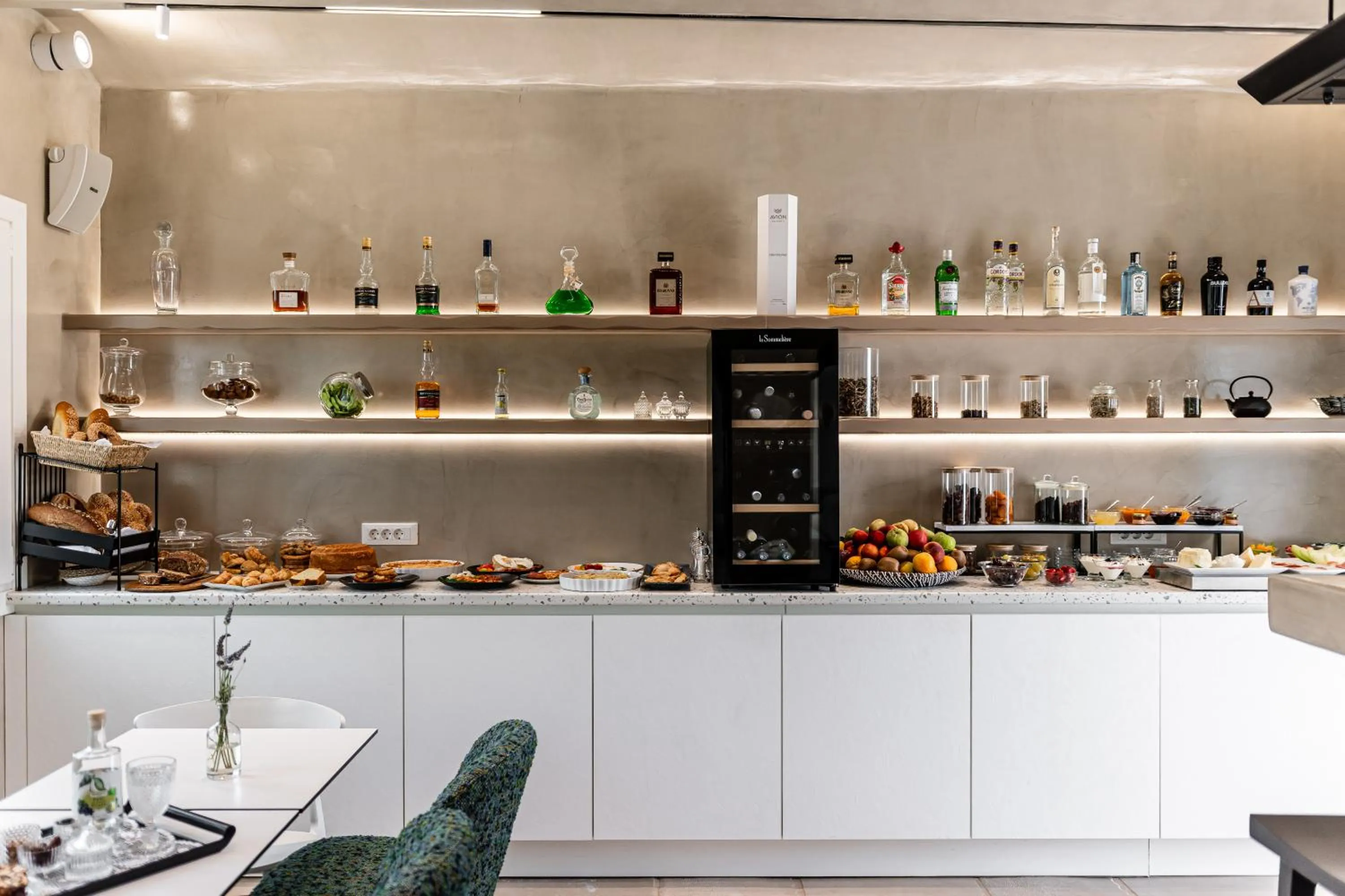 Spring in Majo Suites Hotel