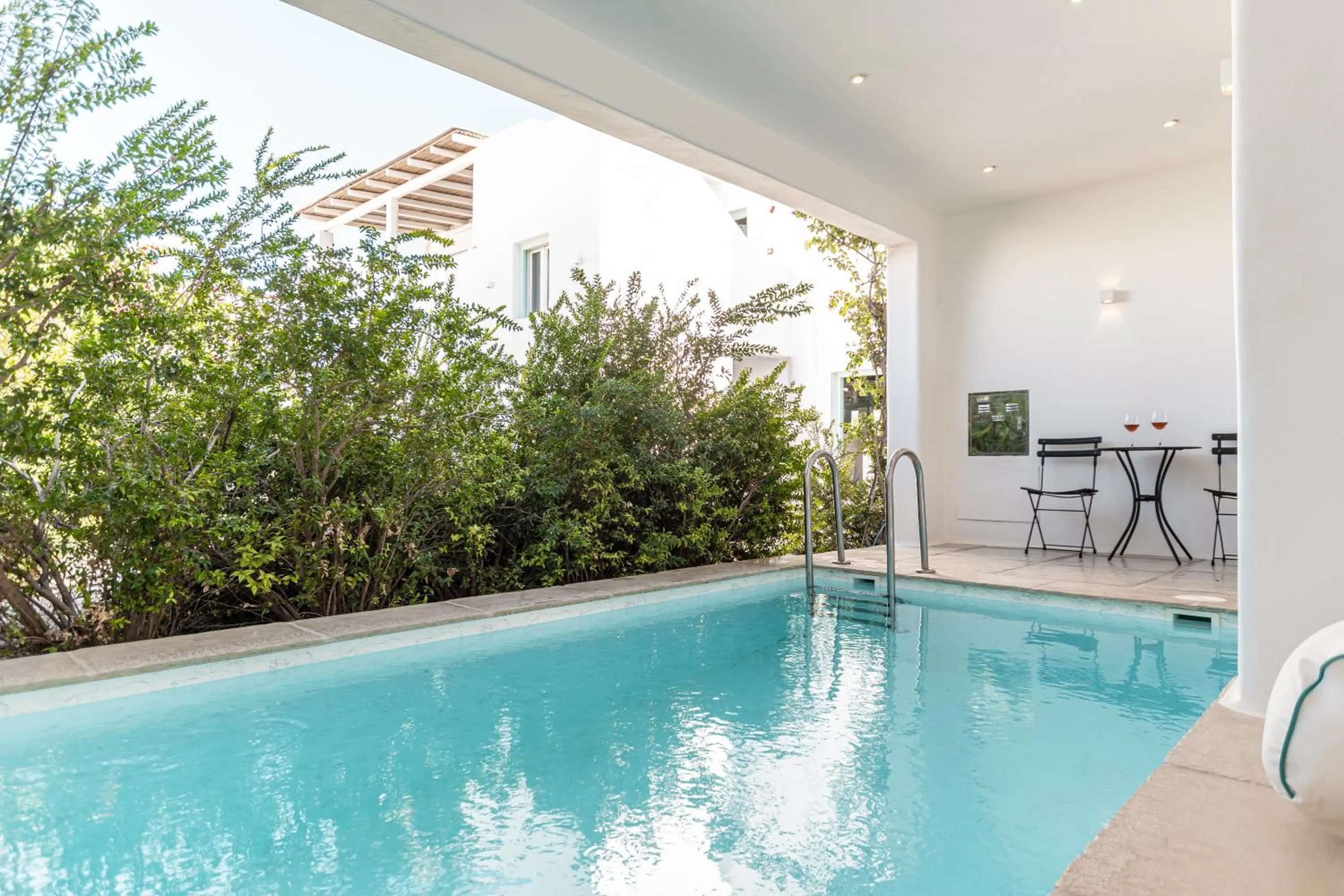 Property building in Majo Suites Hotel