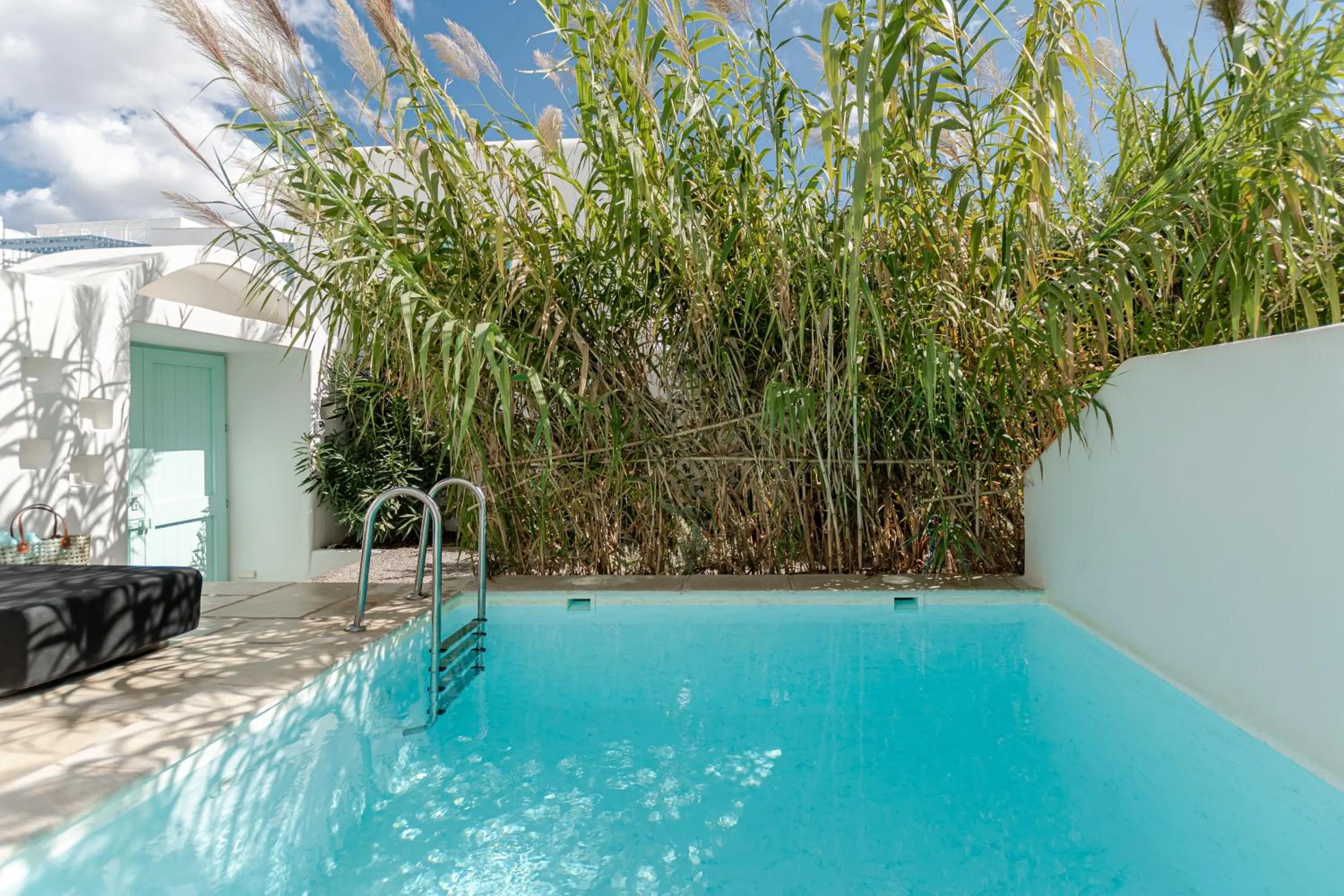 Property building in Majo Suites Hotel