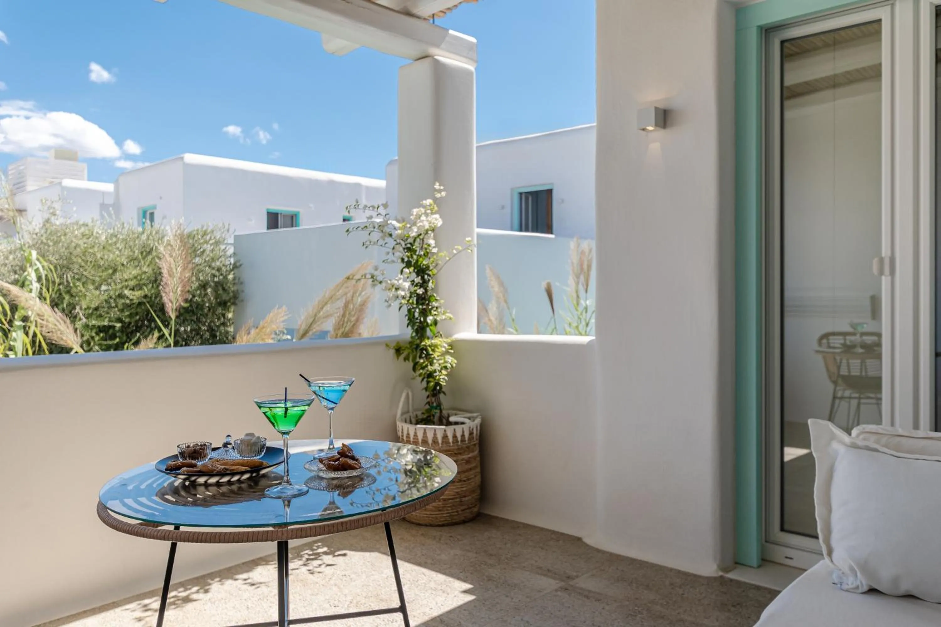 Shower in Majo Suites Hotel