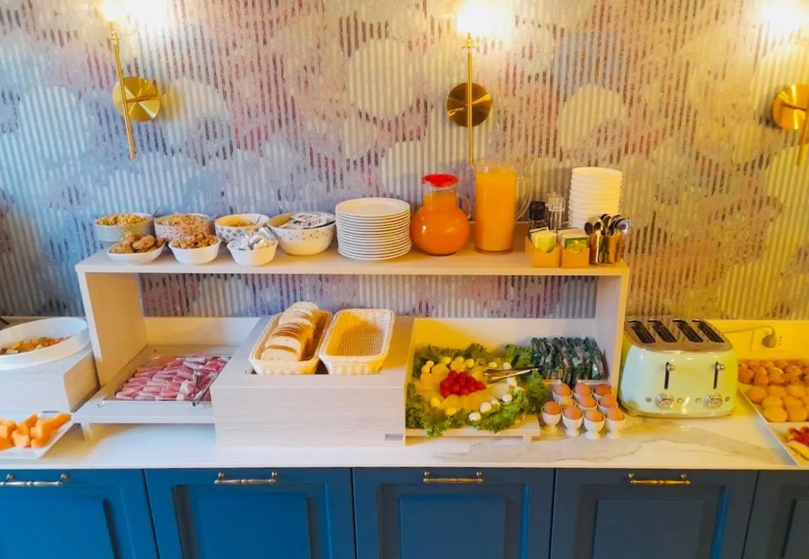 Breakfast in I Tre Re Rooms