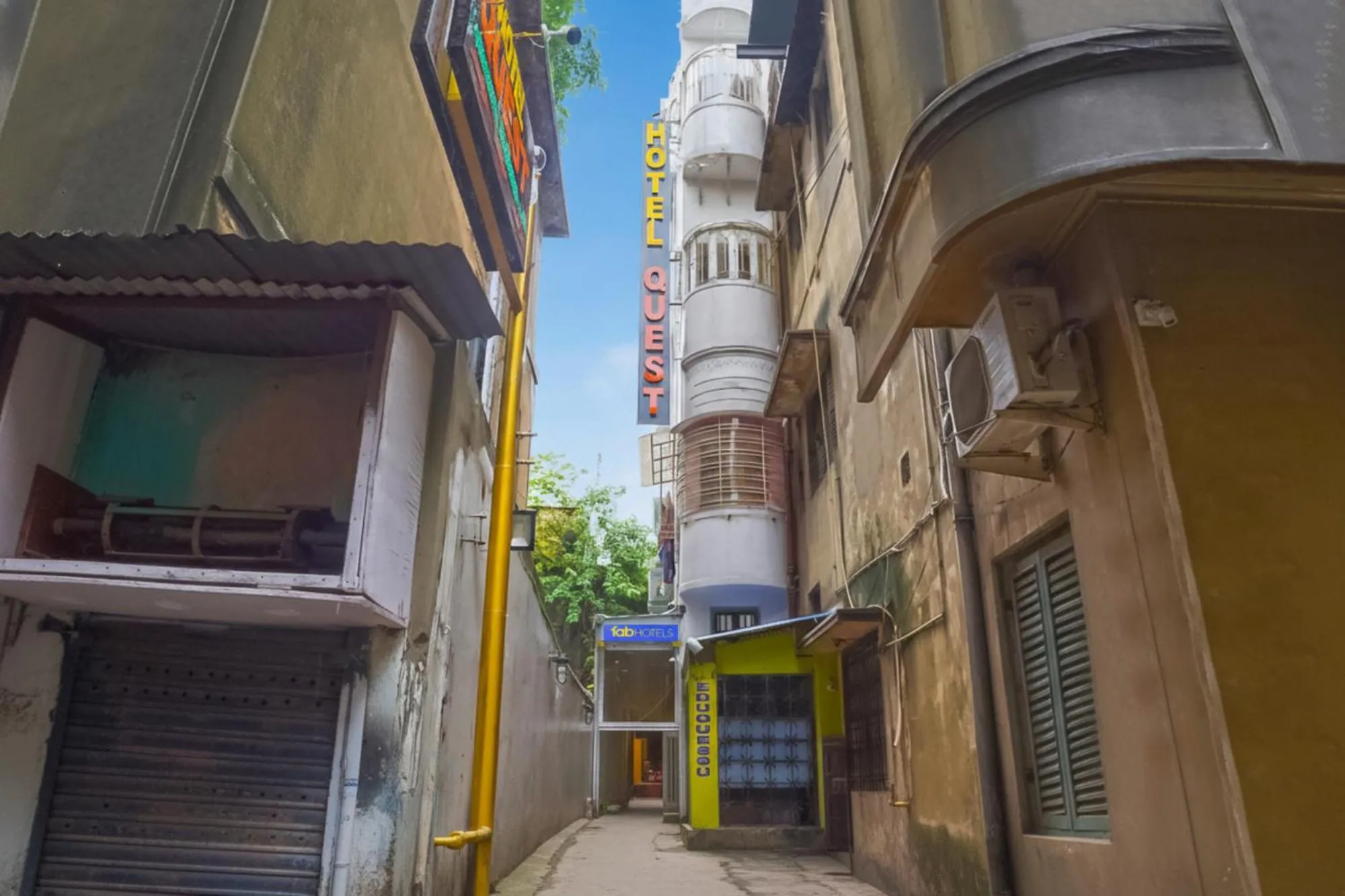 Facade/entrance in FabHotel Quest - Nr Quest Mall