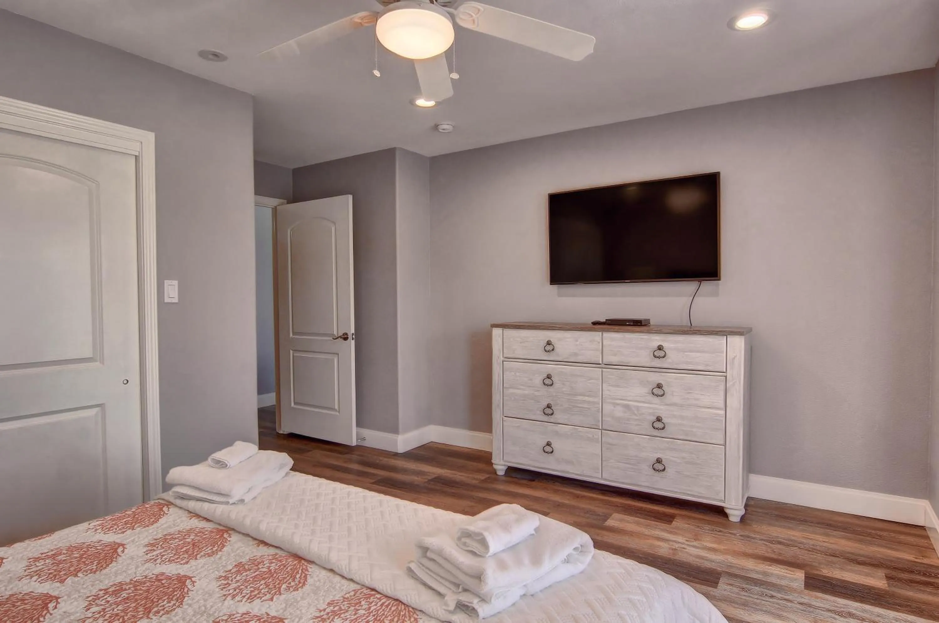 Other, Bed in Lost and Found GW110