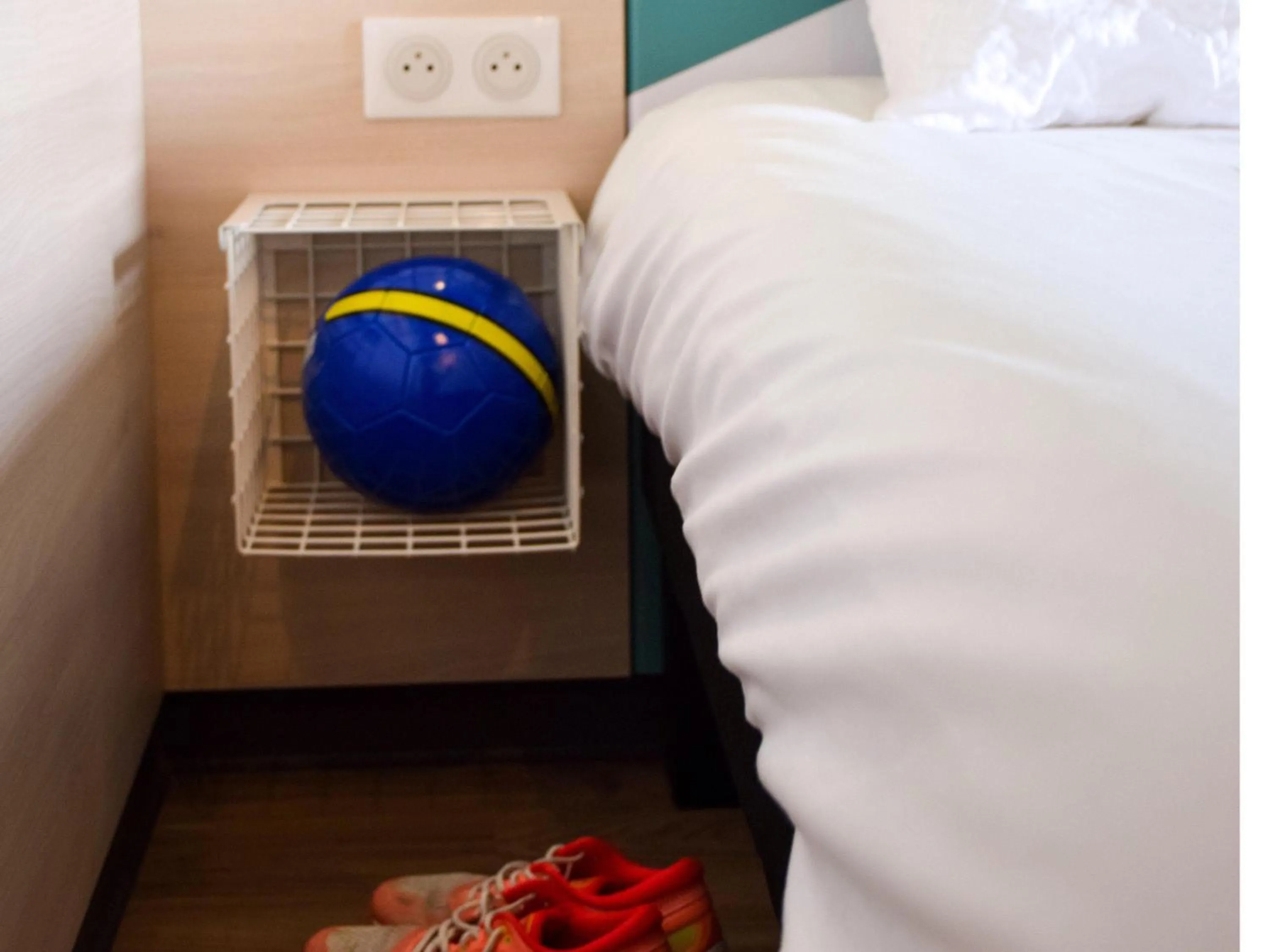 Bedroom, Bed in ibis Budget Millau Viaduc