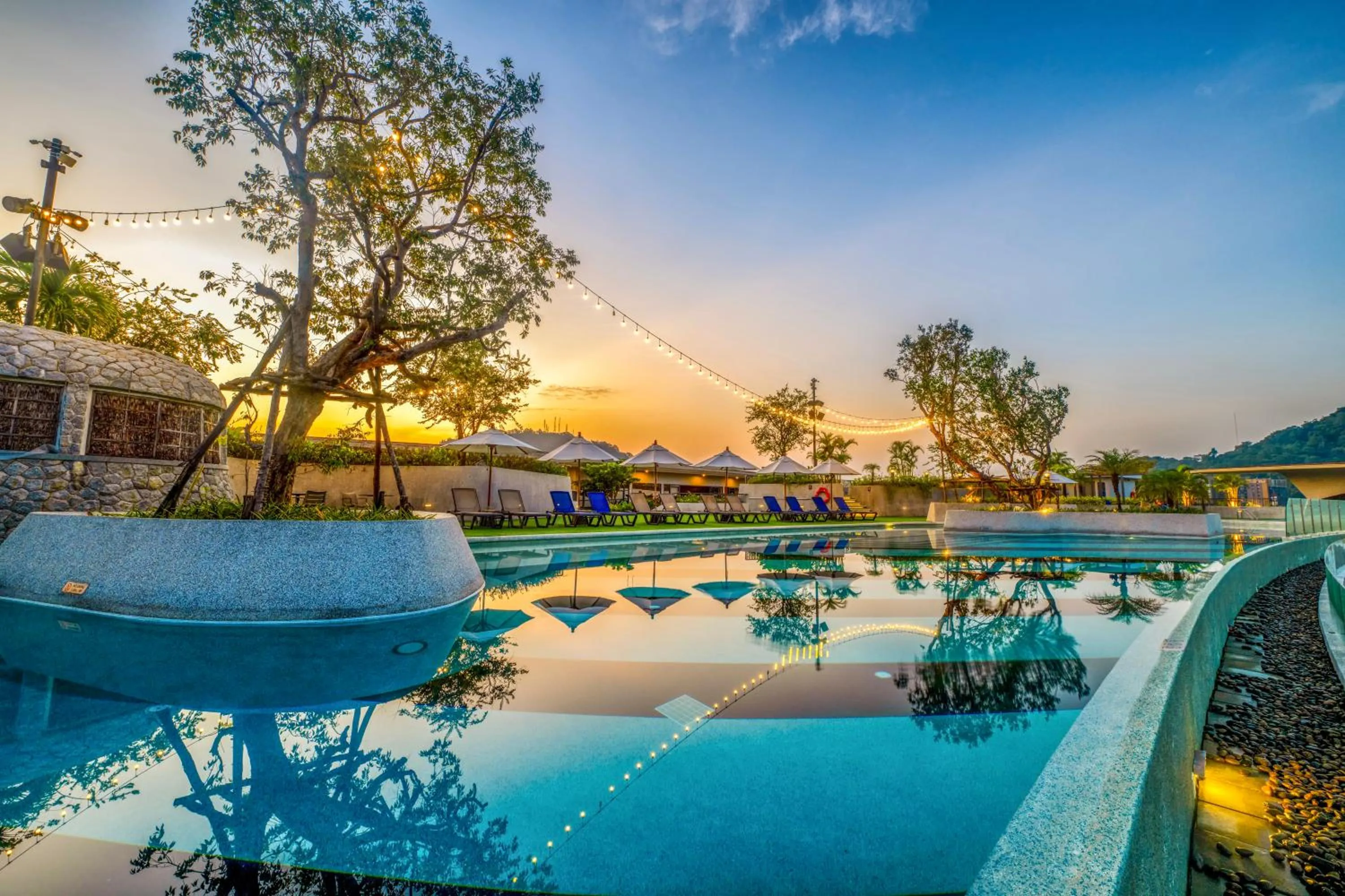 Swimming pool in HOMA Phuket Town