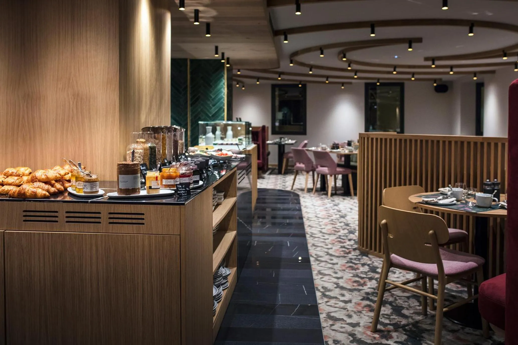 Restaurant/places to eat in Le Pélican