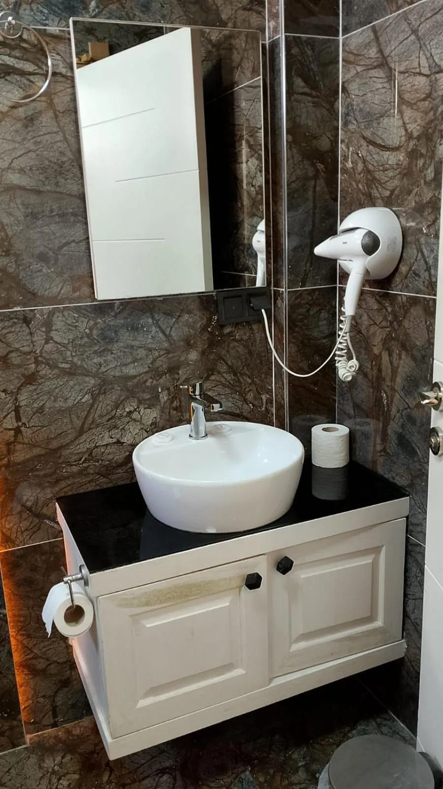 Bathroom in KALİSPERA HOTEL