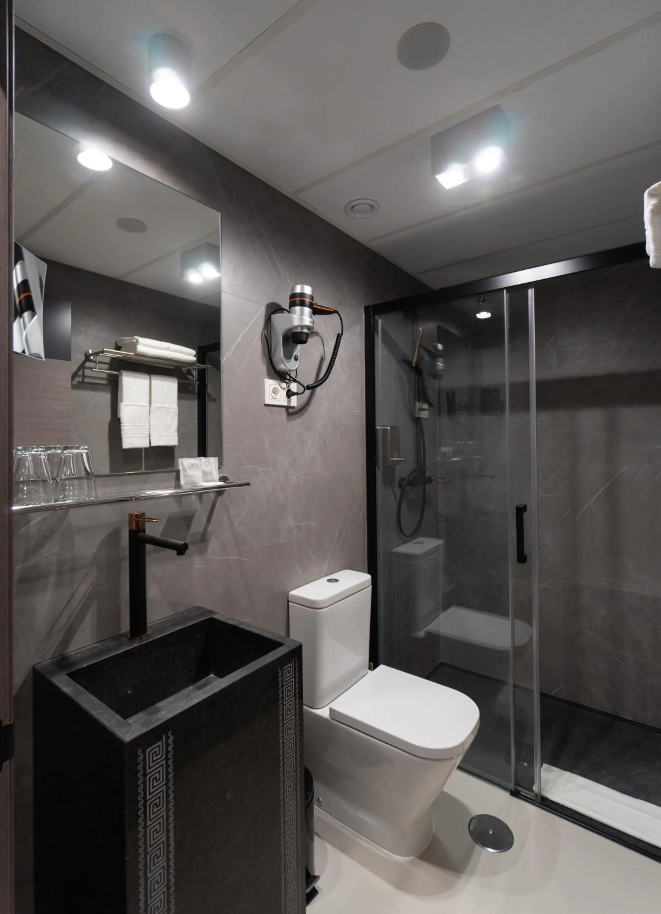 Bathroom in Hotel Perla del Sur