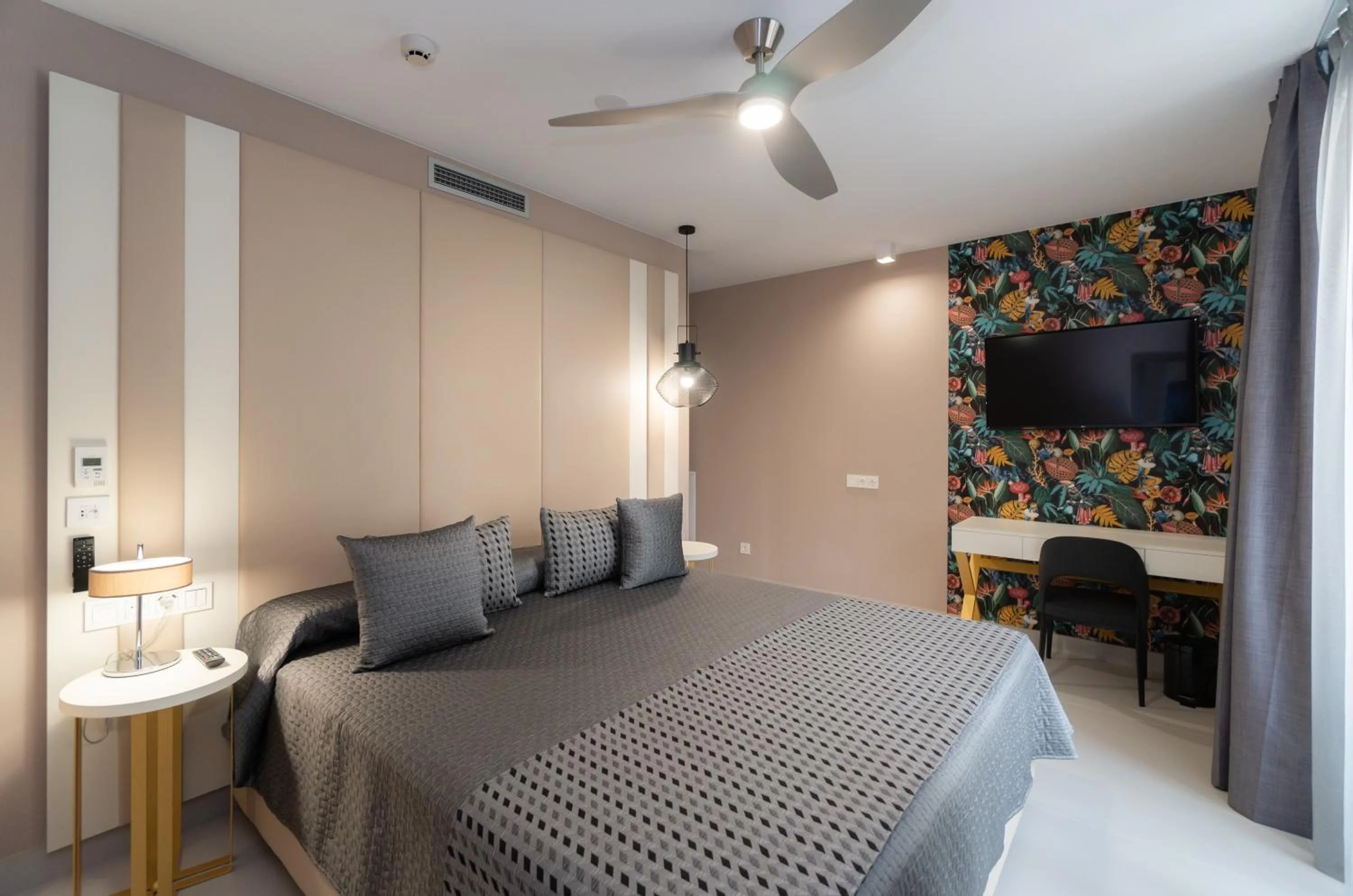 Bed in Hotel Perla del Sur