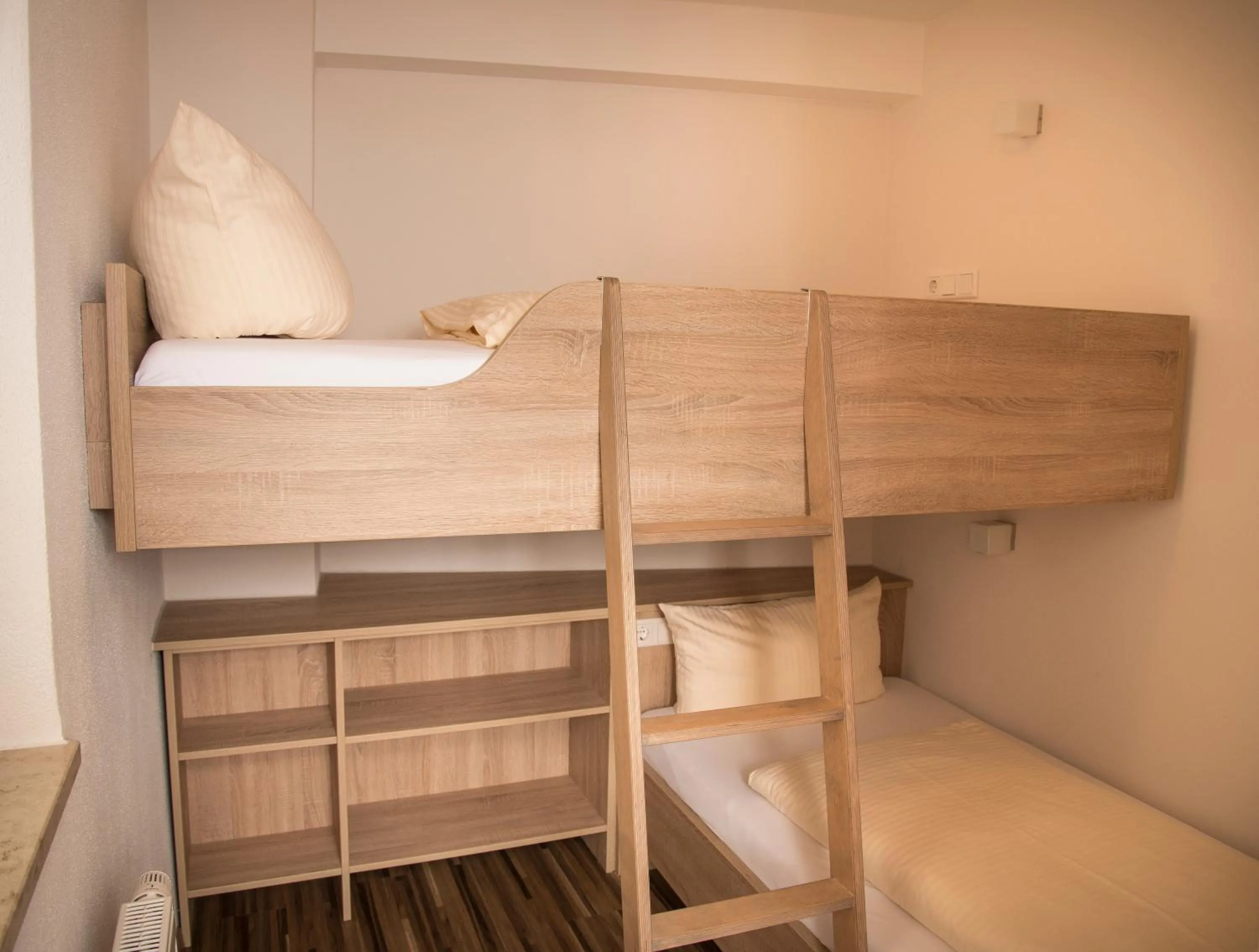 Bedroom, Bed in Gasthof zum Goldenen Lamm