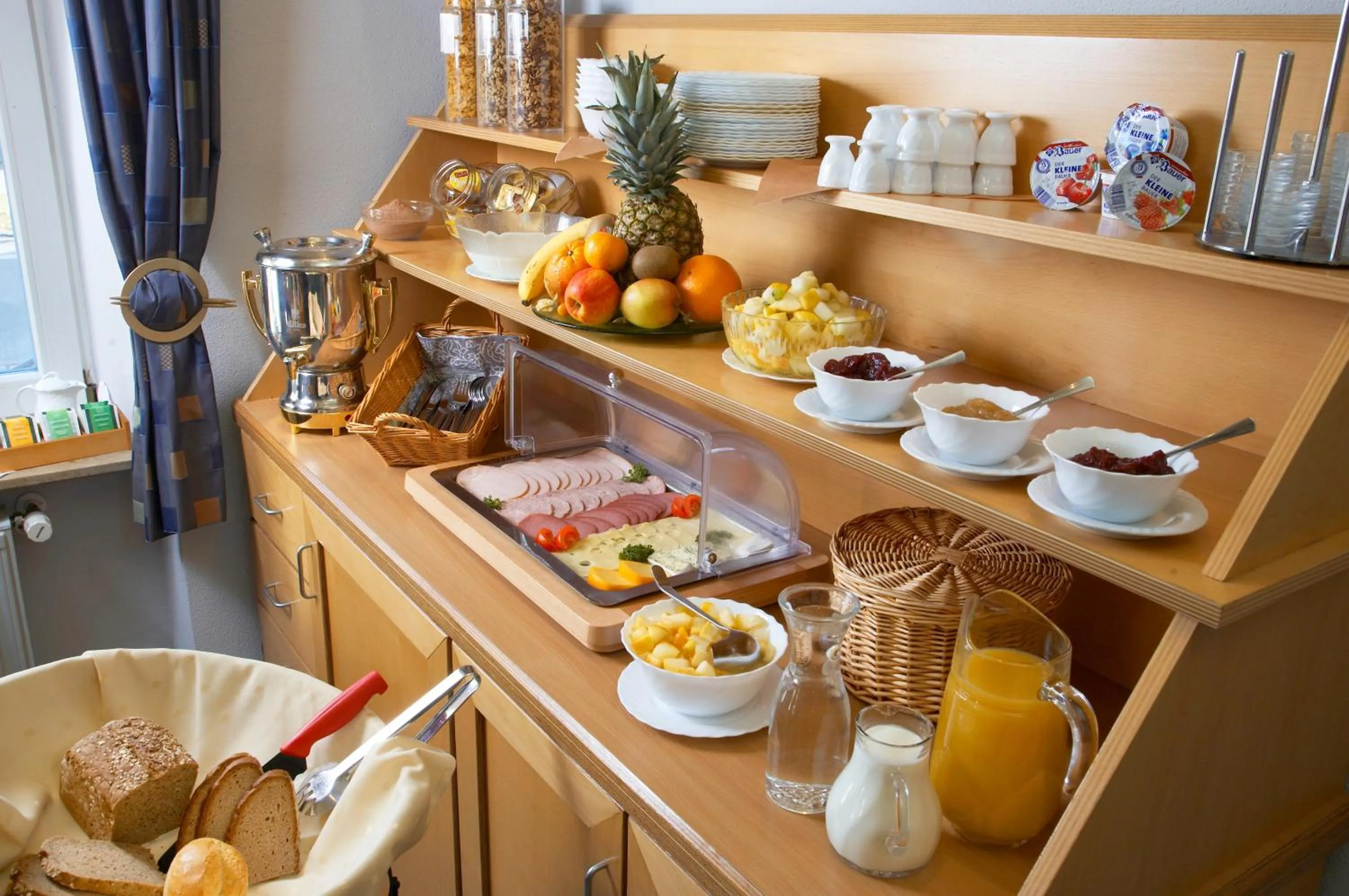 Buffet breakfast in Gasthof zum Goldenen Lamm