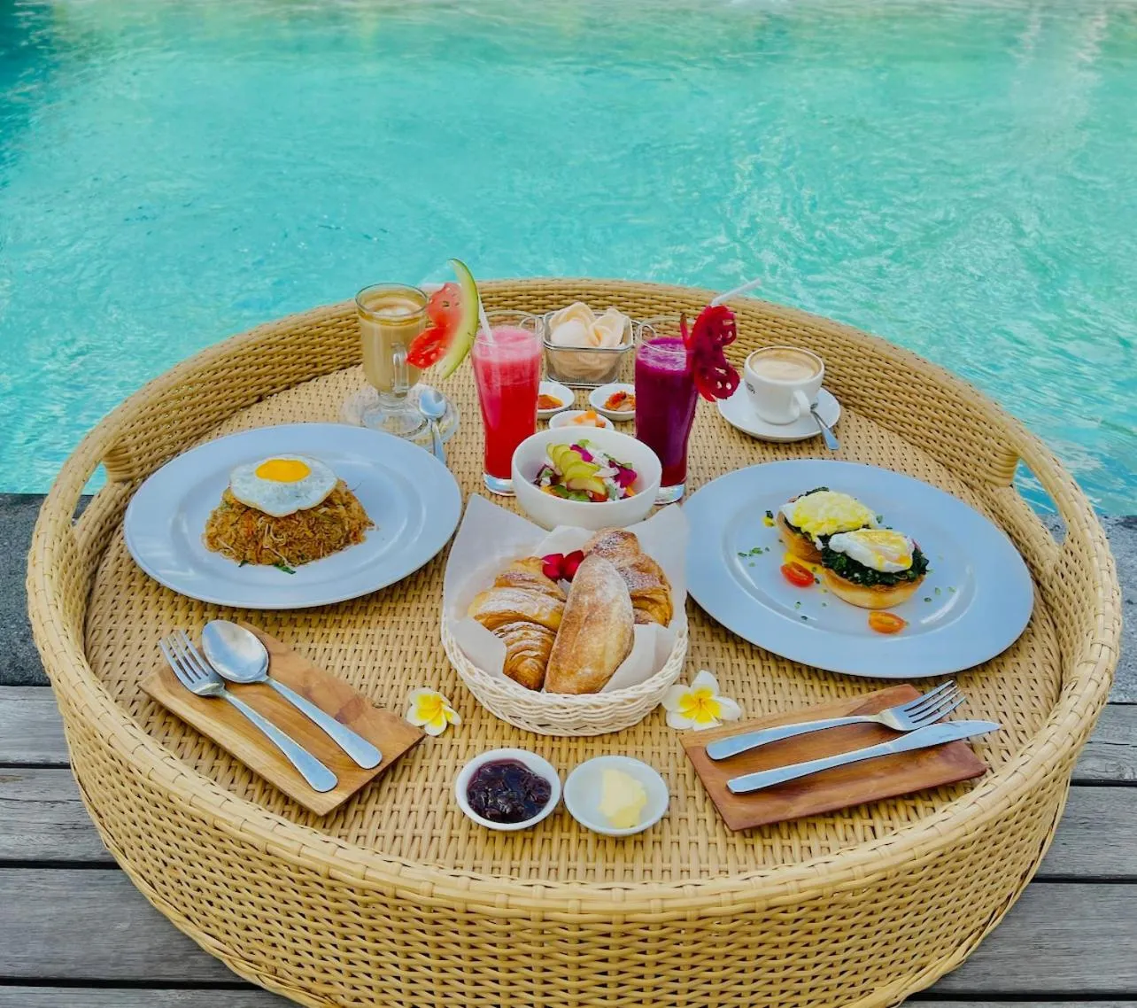 Breakfast in Alami Luxury Villa