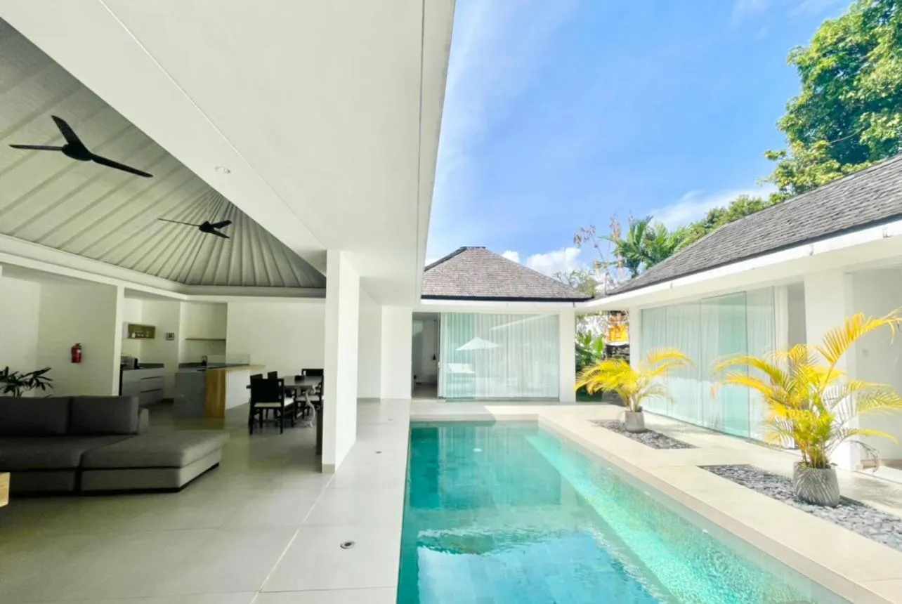 Swimming pool in Alami Luxury Villa