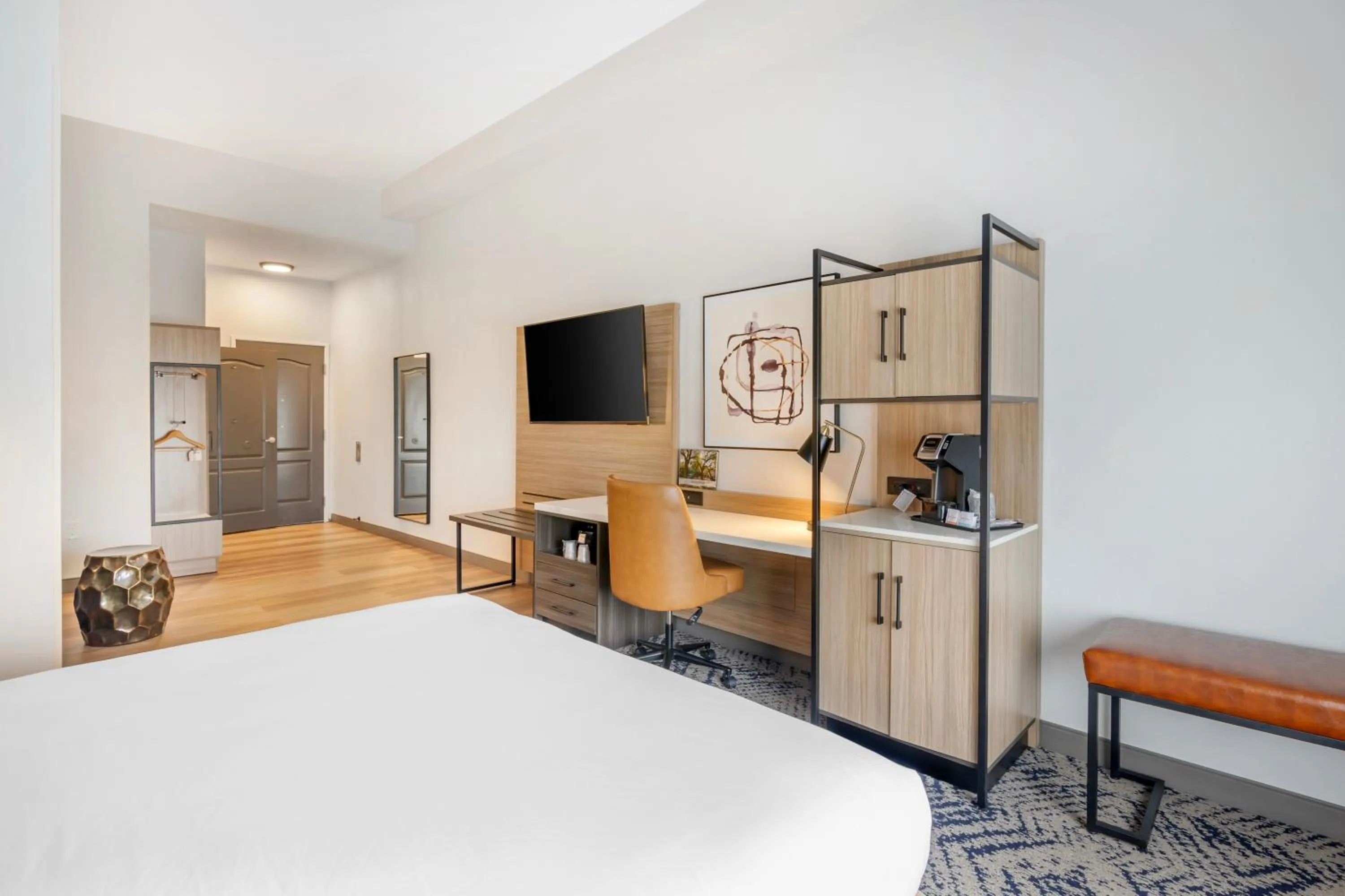 Photo of the whole room, Bed in Country Inn & Suites By Radisson, Savannah Airport, GA