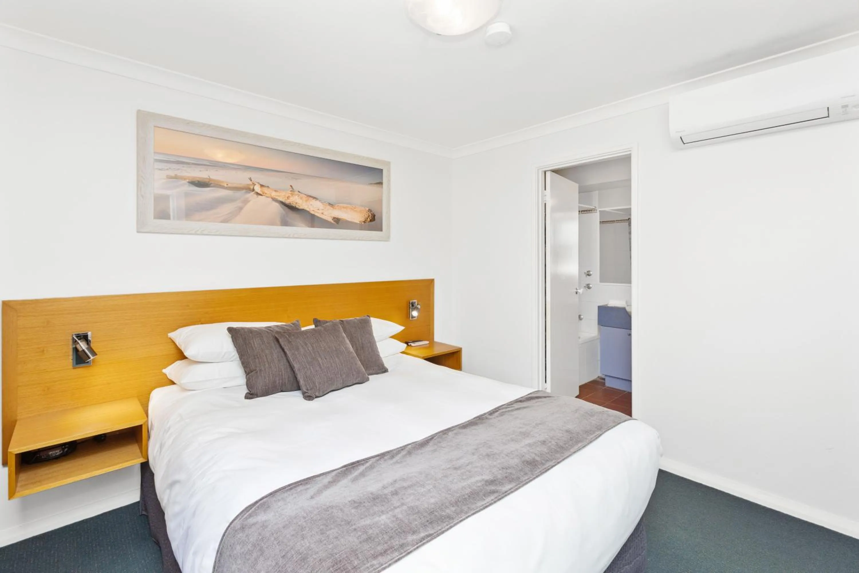 Bed in Nautica Residences Hillarys