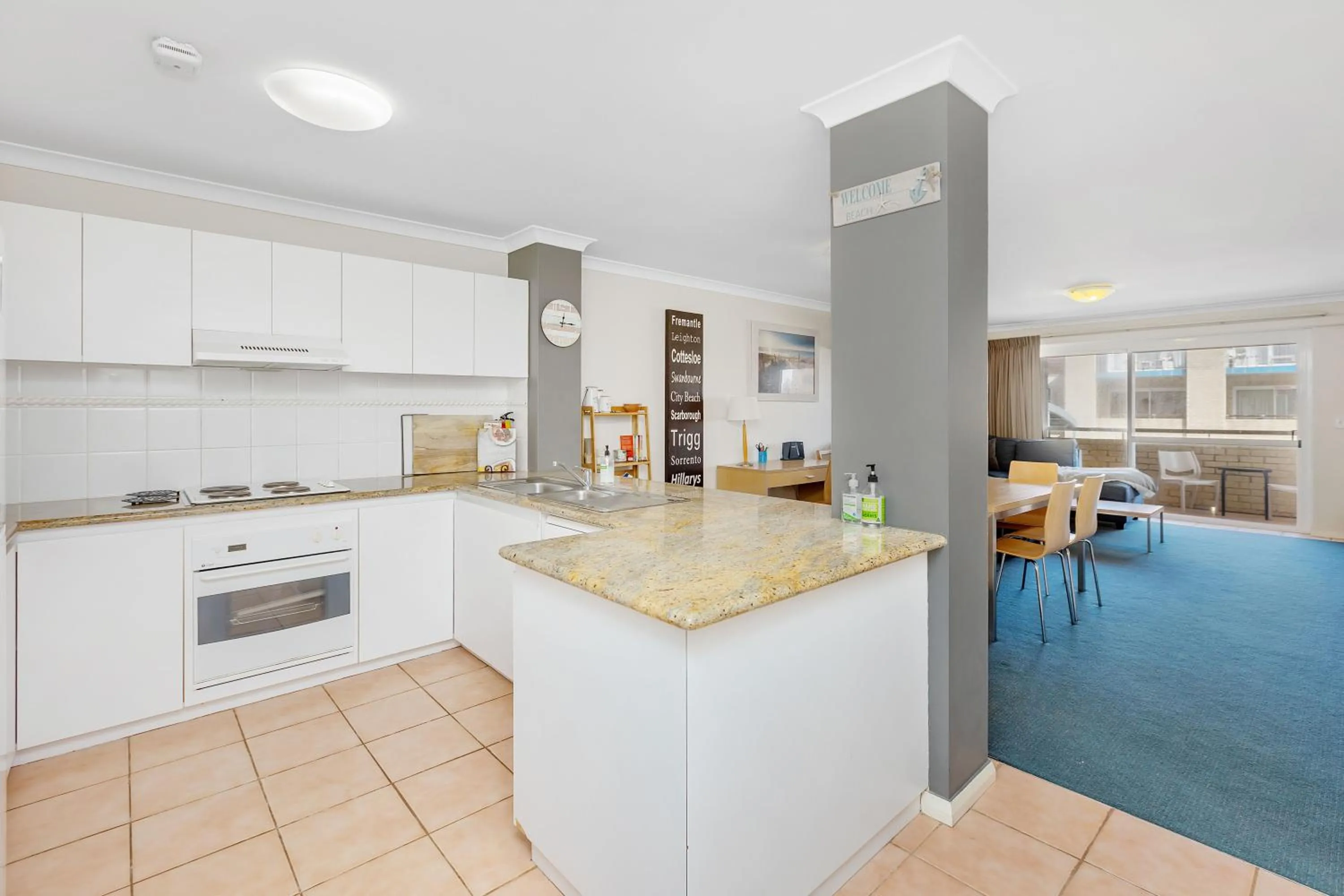 Kitchen or kitchenette in Nautica Residences Hillarys