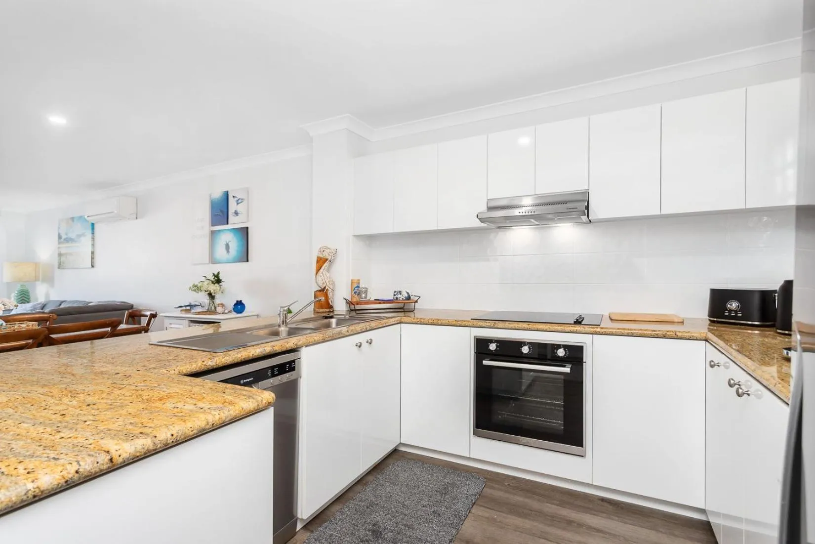 Kitchen or kitchenette in Nautica Residences Hillarys