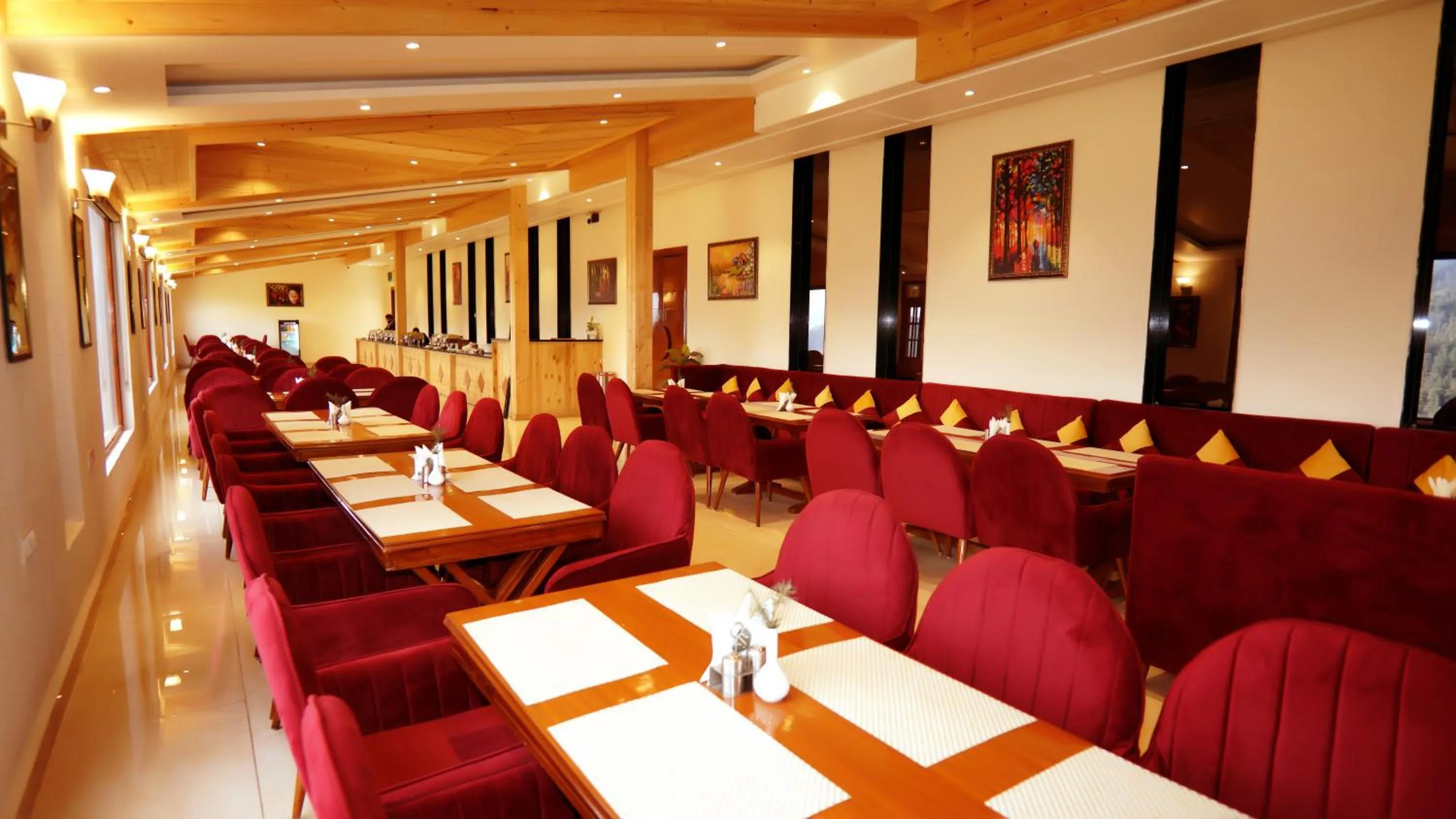 Restaurant/places to eat in The Jungle Mountain Retreat