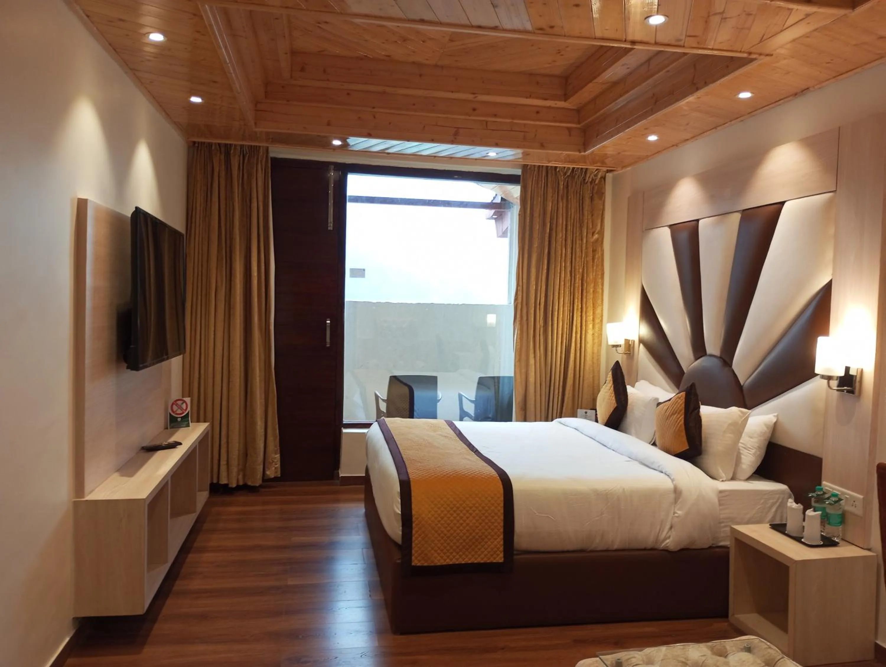 Guests, Bed in The Jungle Mountain Retreat