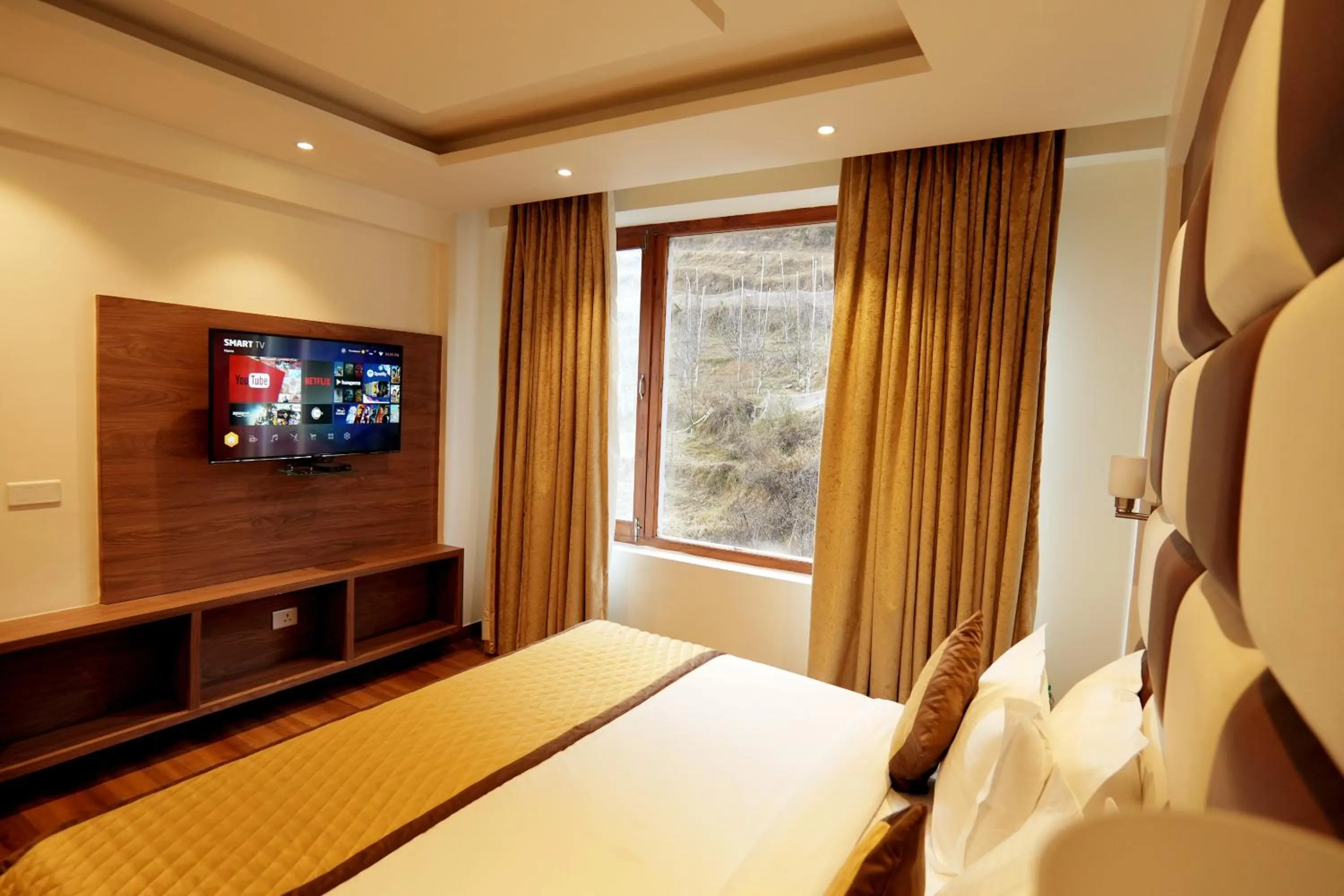 Bedroom, Bed in The Jungle Mountain Retreat