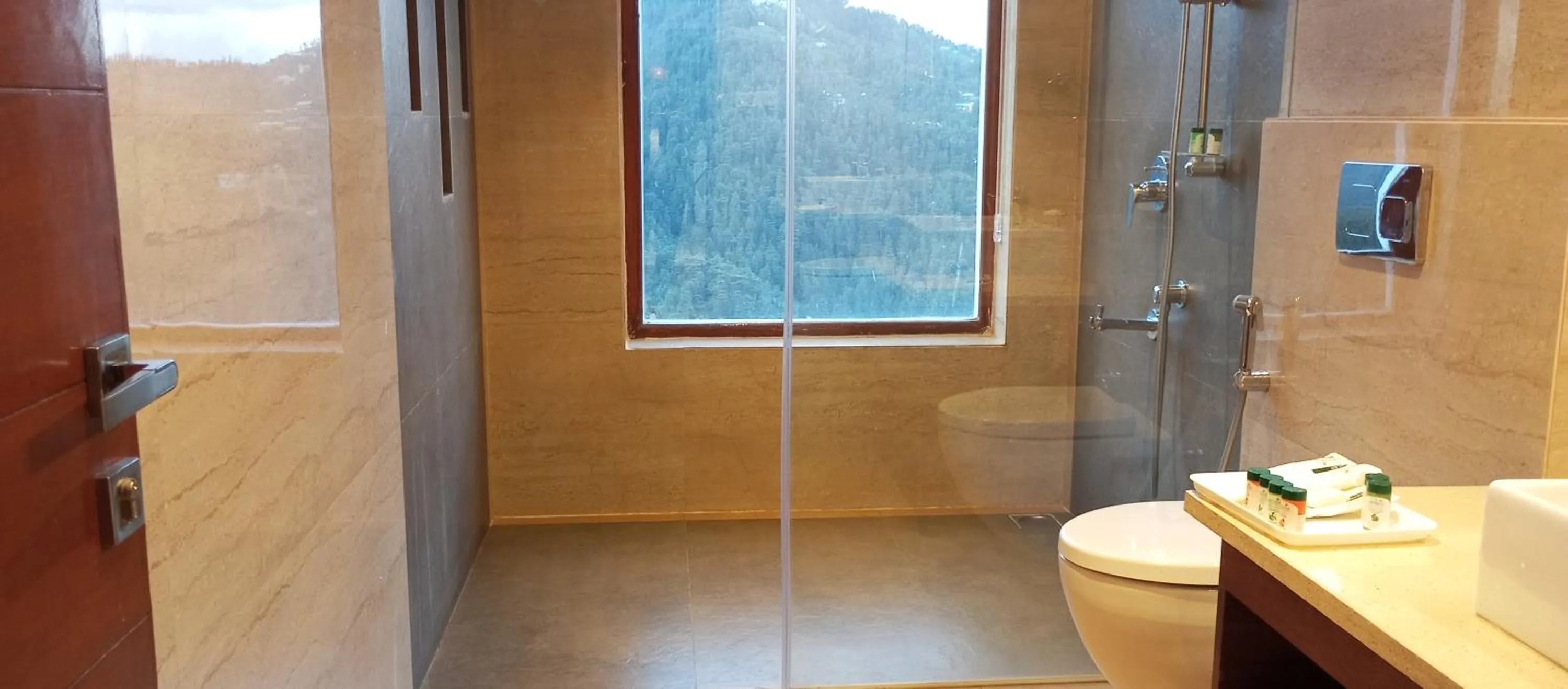 Bathroom in The Jungle Mountain Retreat