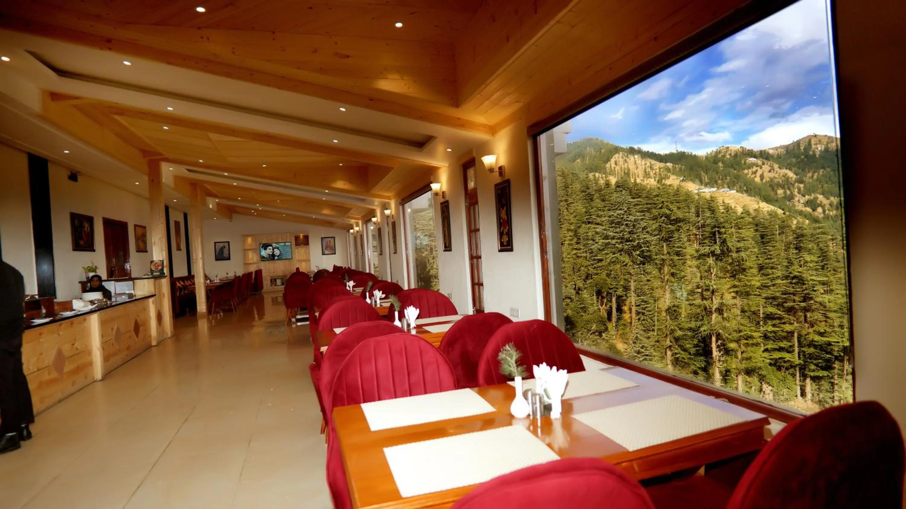 Restaurant/places to eat in The Jungle Mountain Retreat