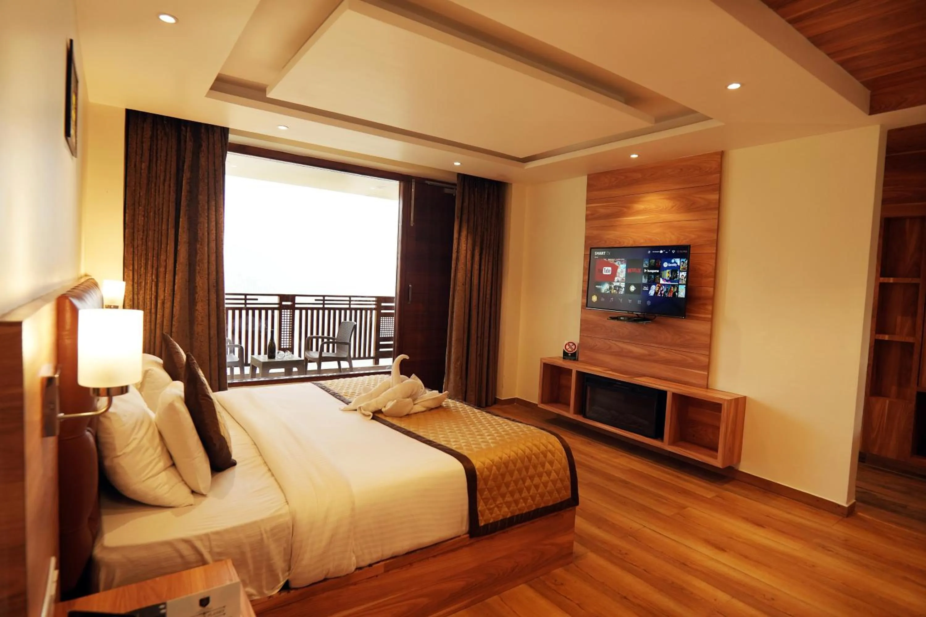 Bed in The Jungle Mountain Retreat