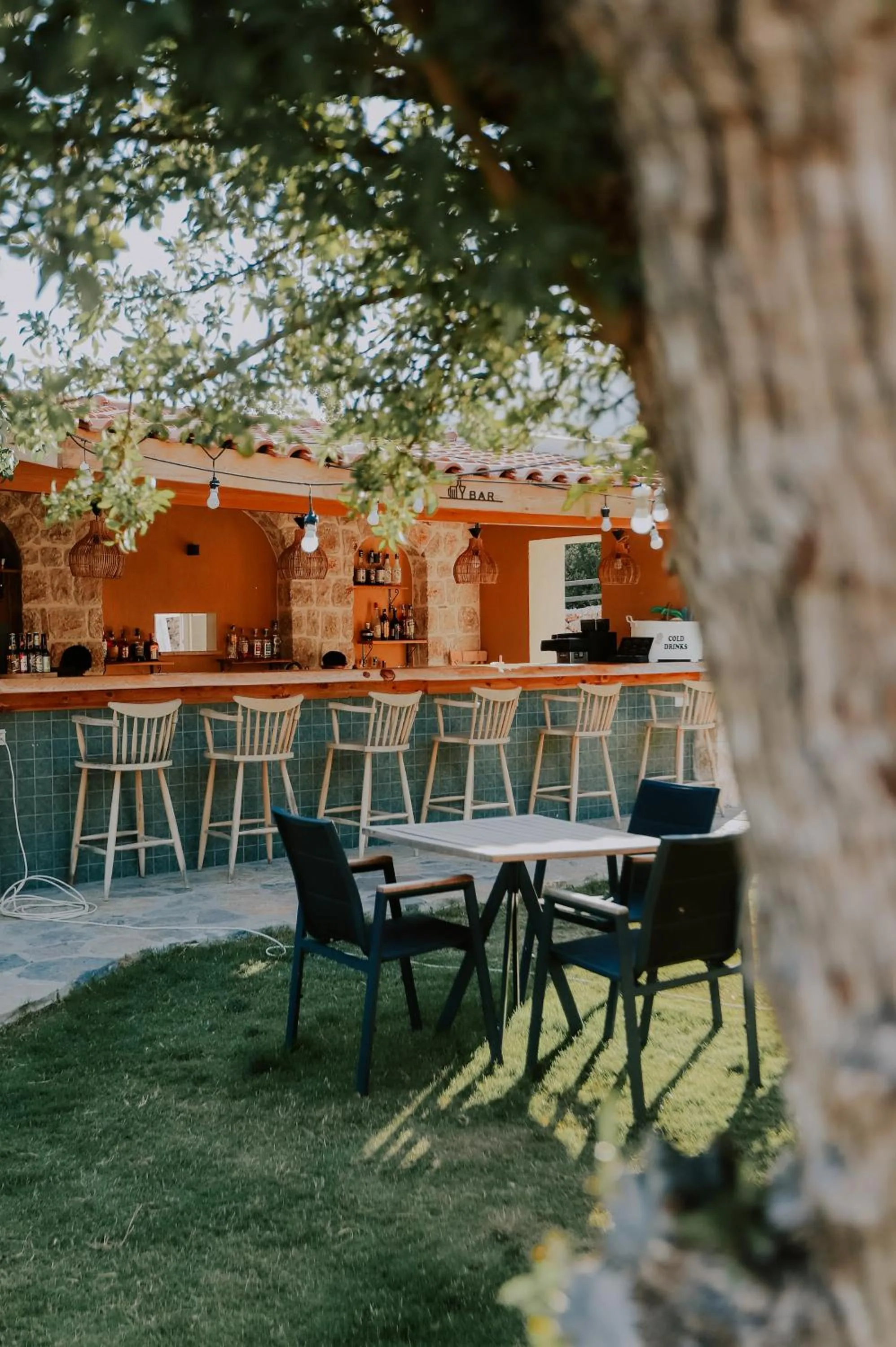 Restaurant/places to eat in Kairos Hotel