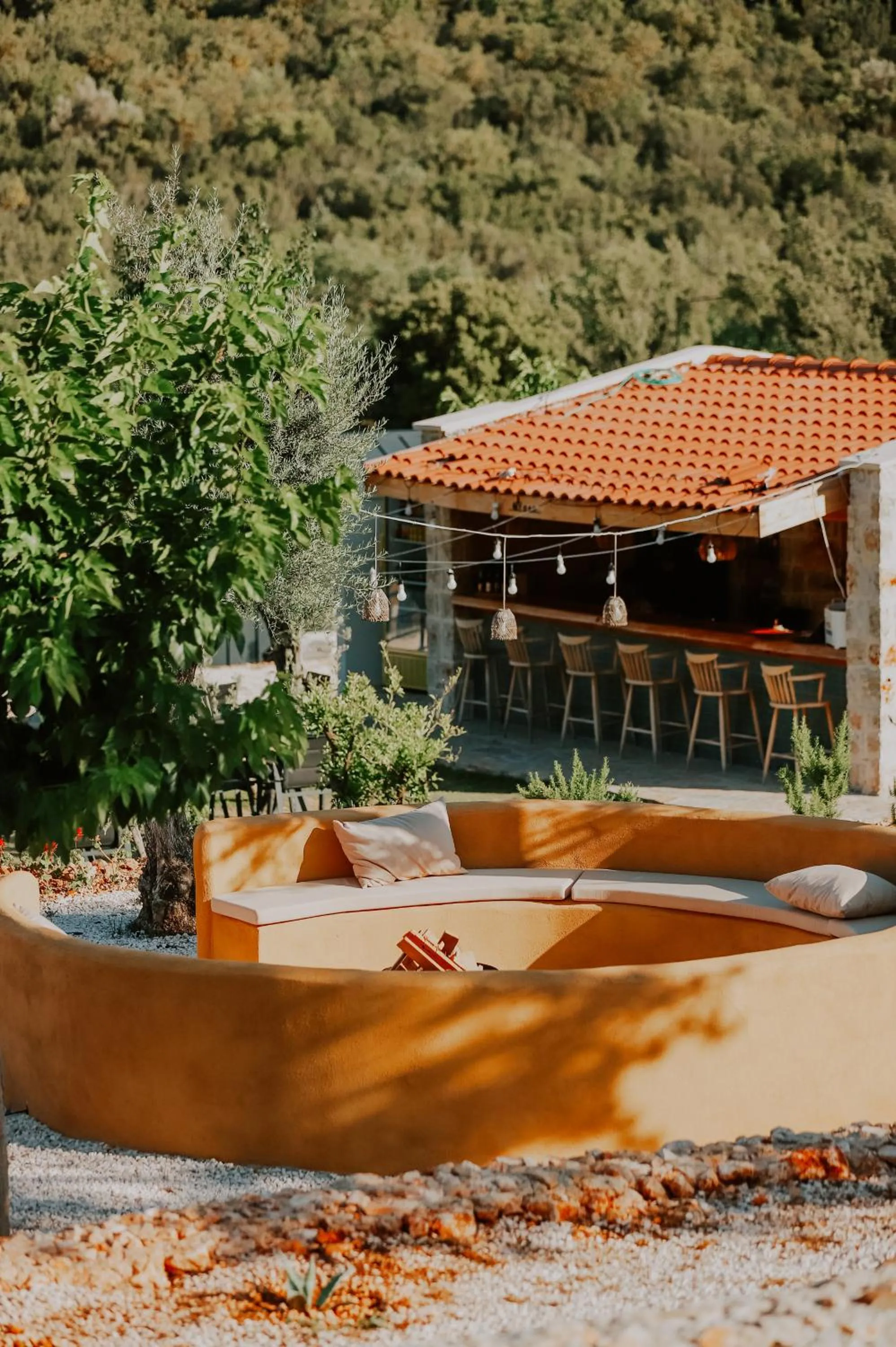 Restaurant/places to eat in Kairos Hotel