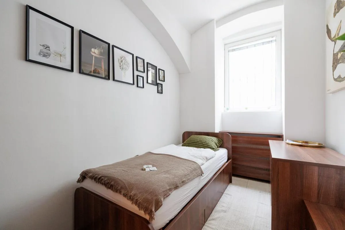 Bed in Vienna City Business Rooms