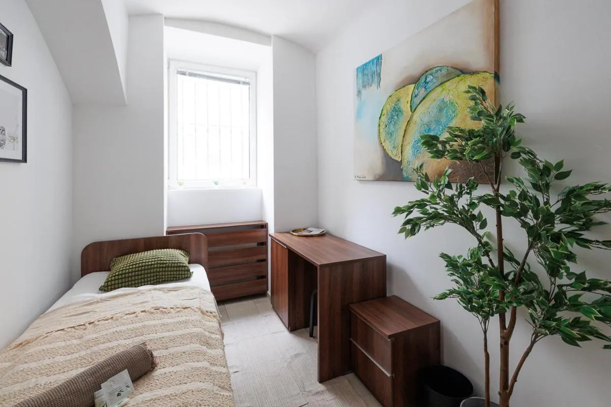 Bed in Vienna City Business Rooms