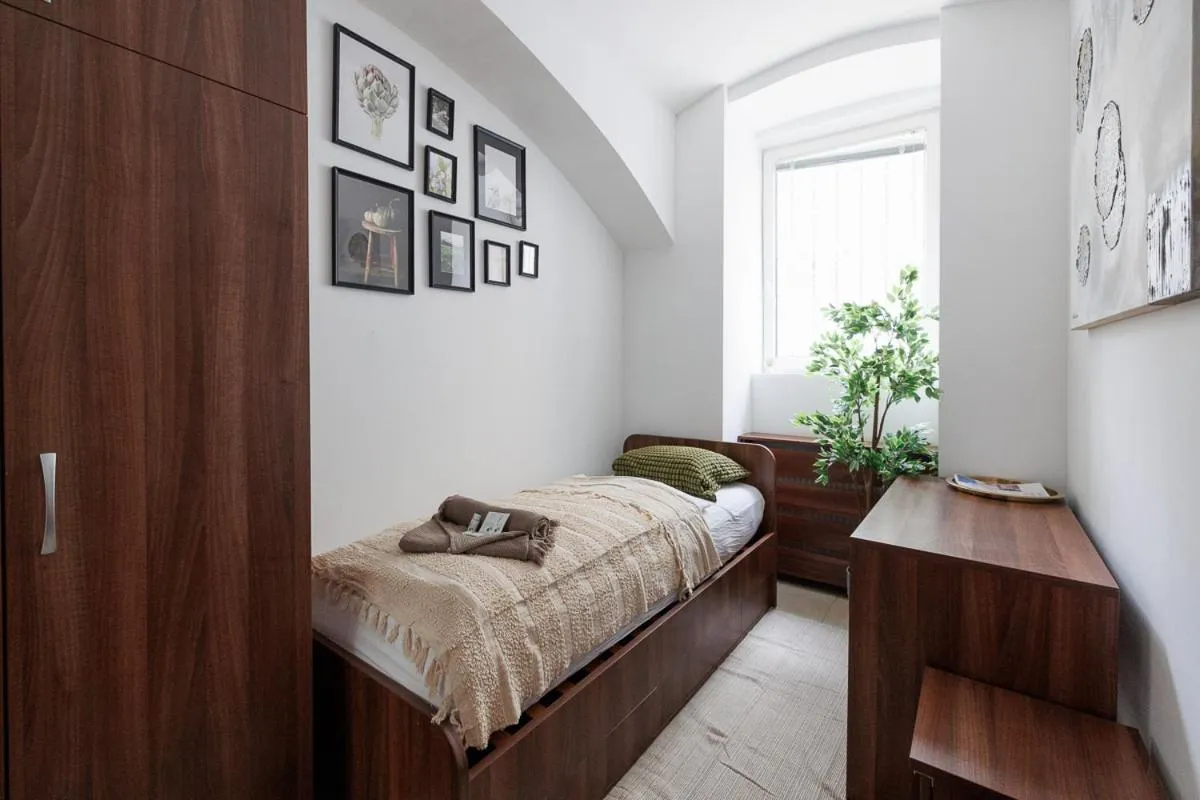 Bed in Vienna City Business Rooms