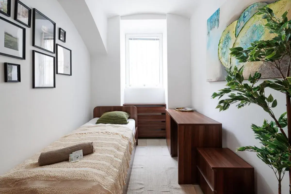 Budget Single Room in Vienna City Business Rooms Budget Single Room in Vienna City Business Rooms