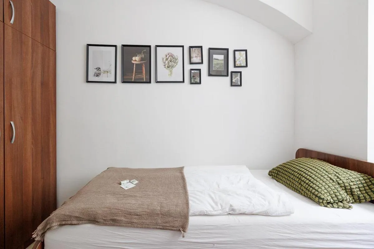 Bed in Vienna City Business Rooms