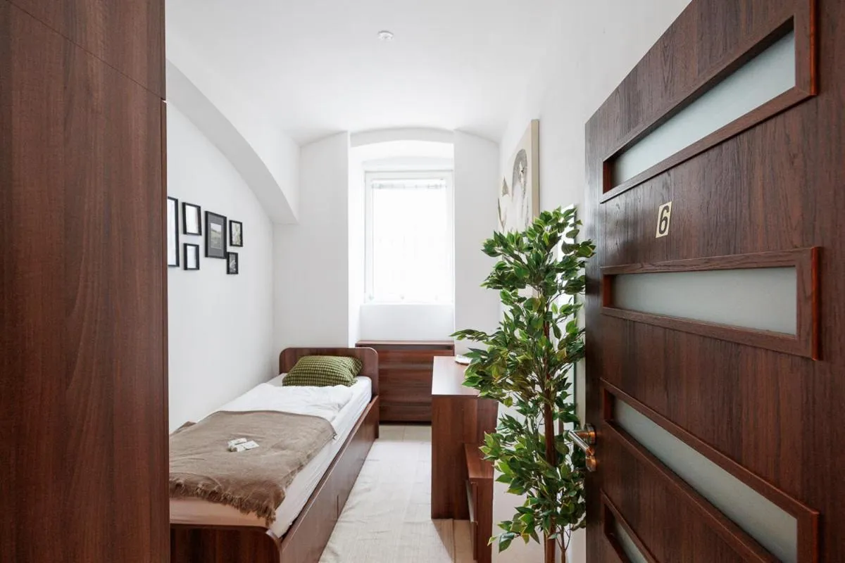 Bed in Vienna City Business Rooms