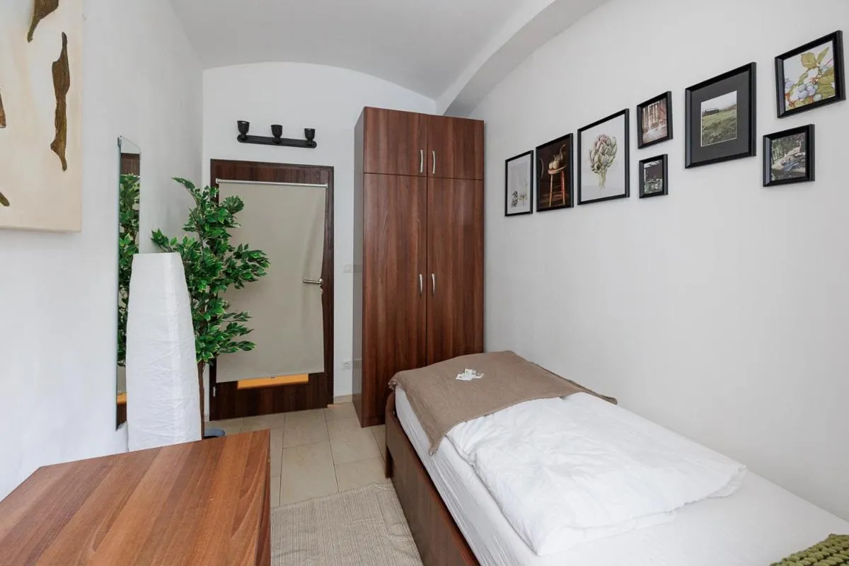 Bed in Vienna City Business Rooms