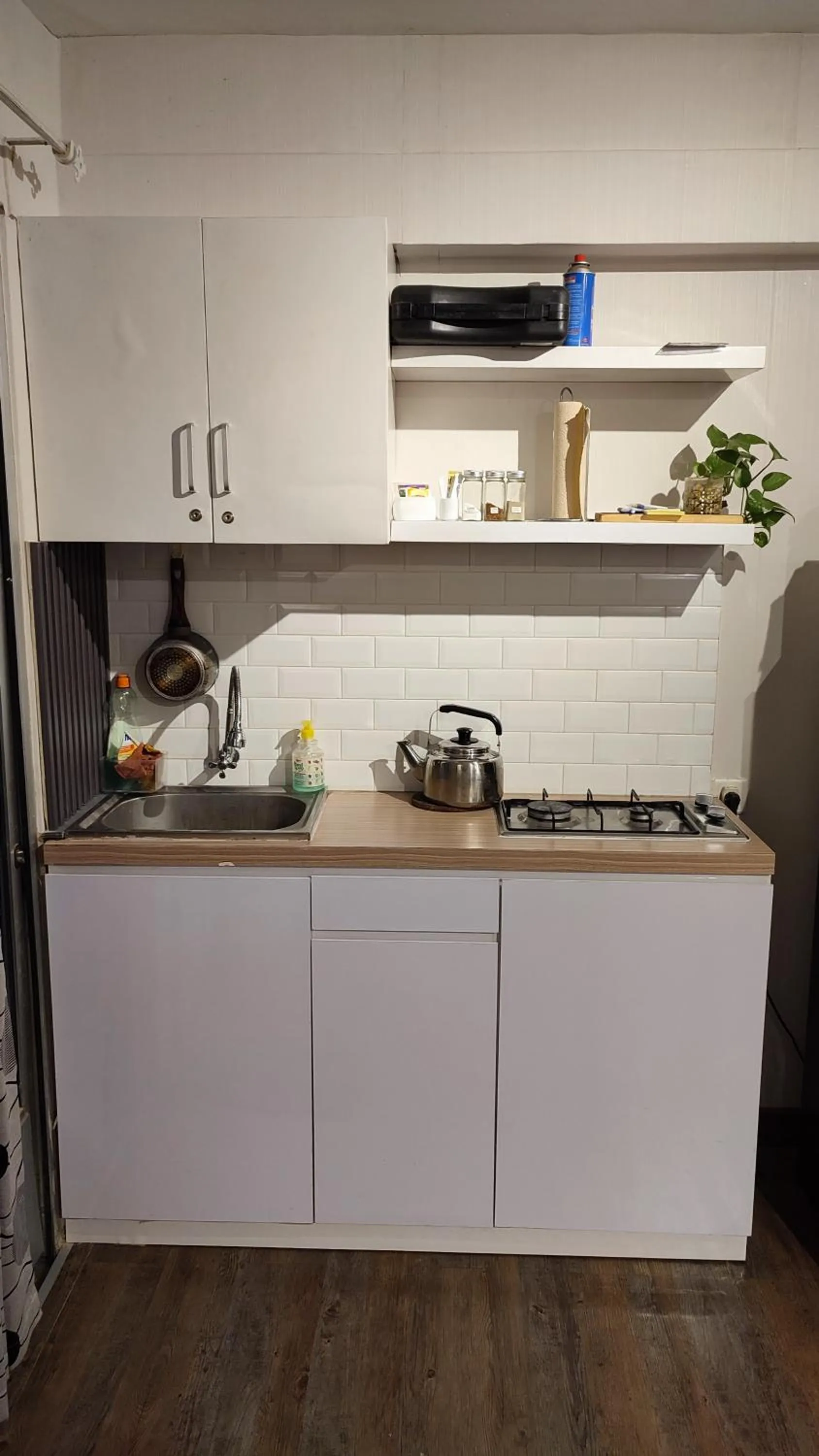 kitchen in Papilukas Room Kalibata City - Studio Gold