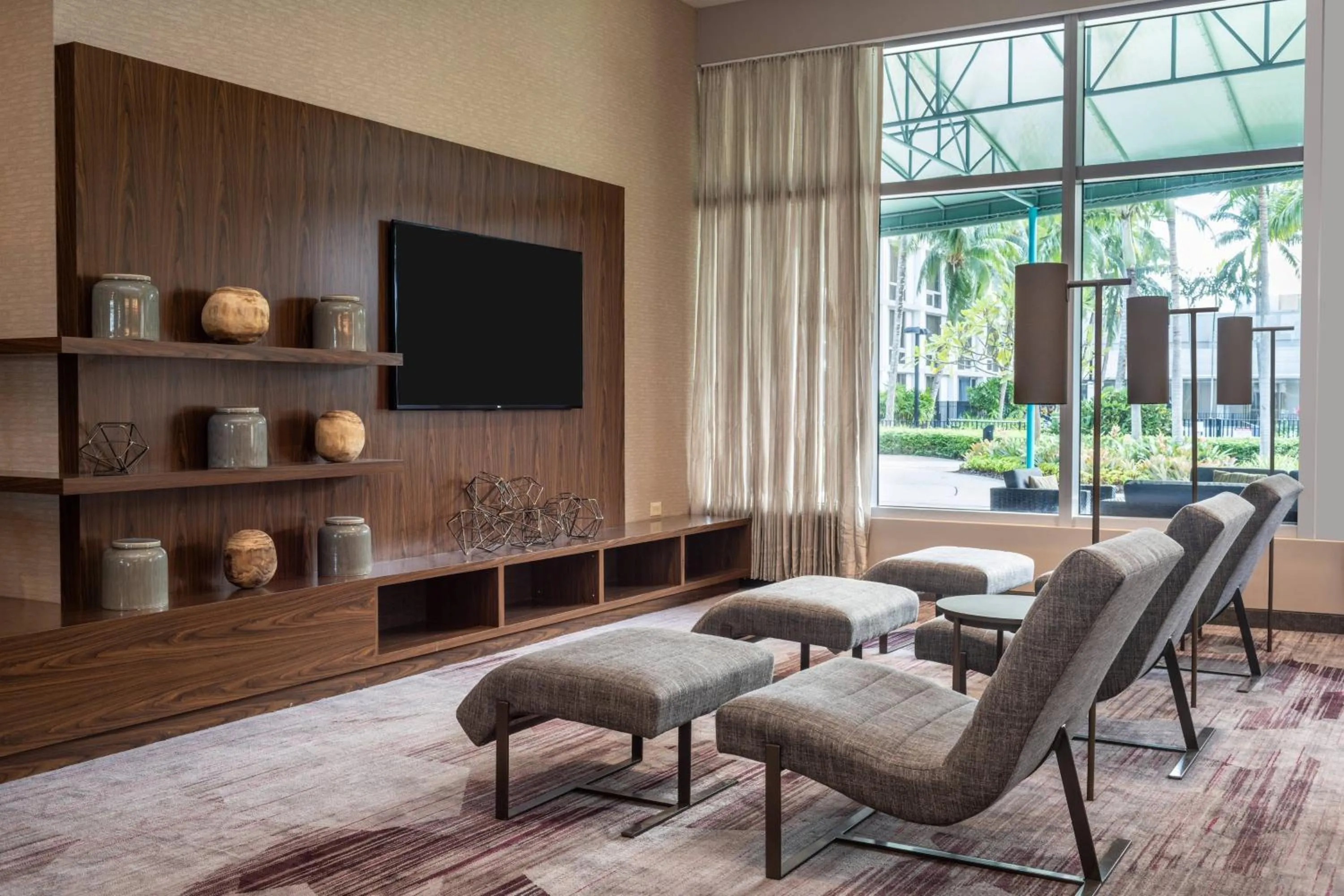 Lobby or reception in Courtyard by Marriott Miami Airport