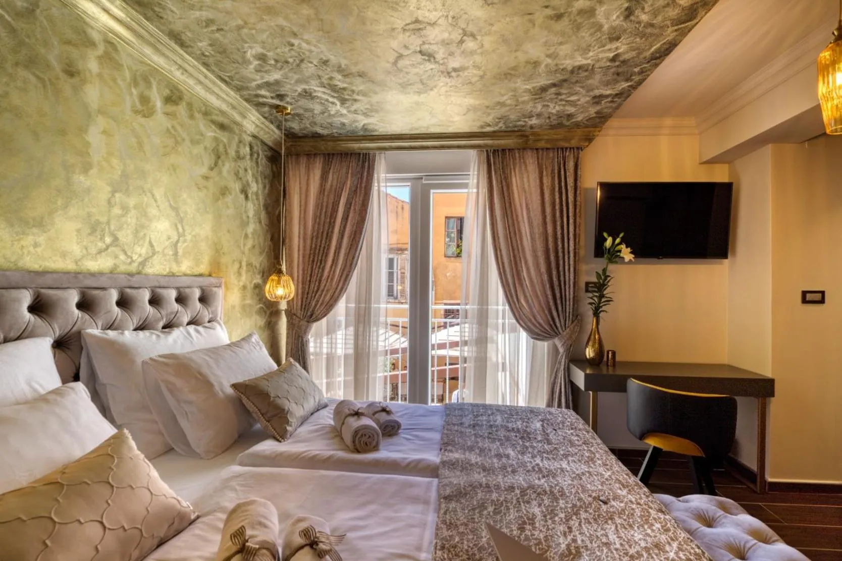 Bed in Luxury Rooms VINDEMIÆ