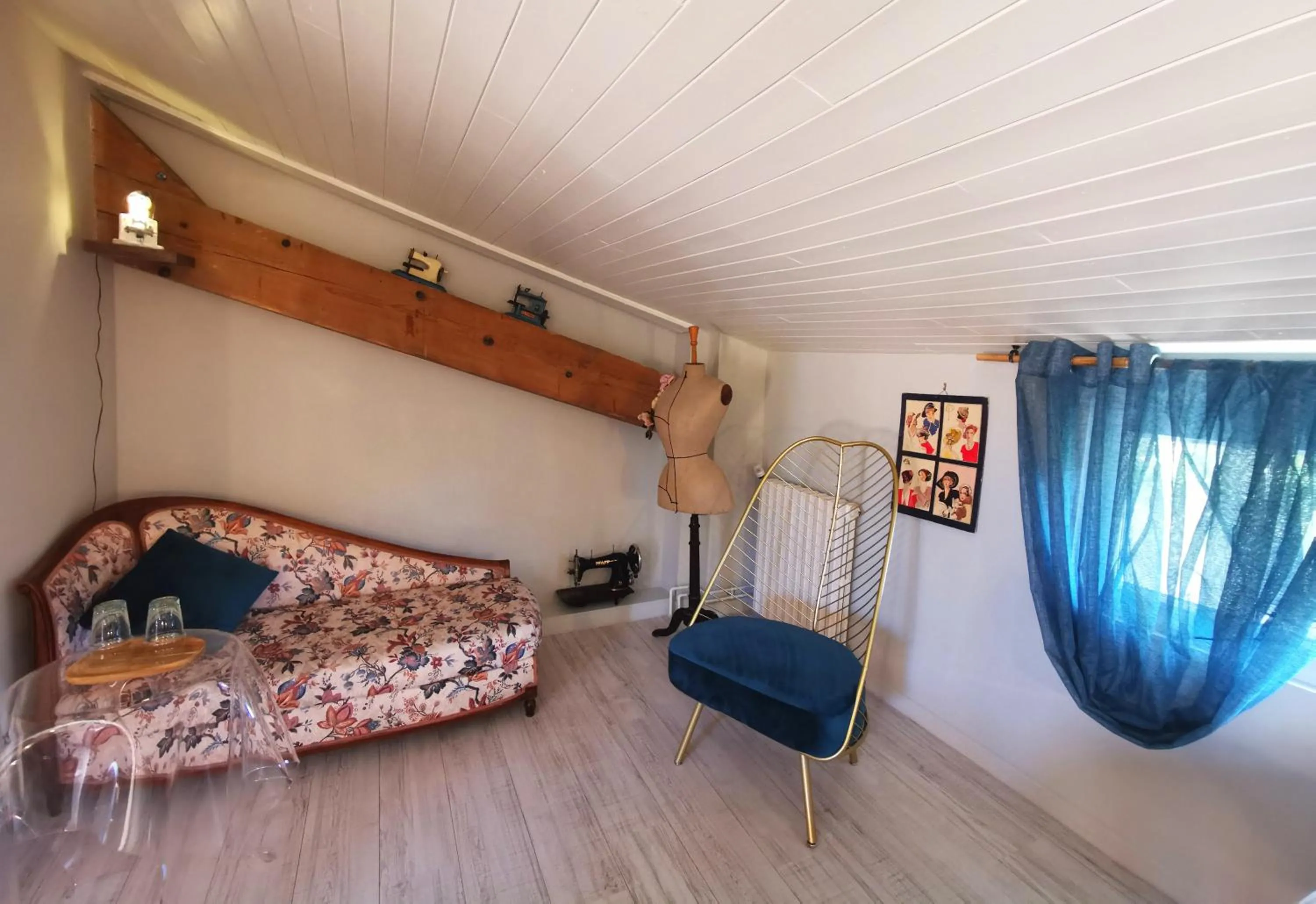 Seating area in Residence La Borde