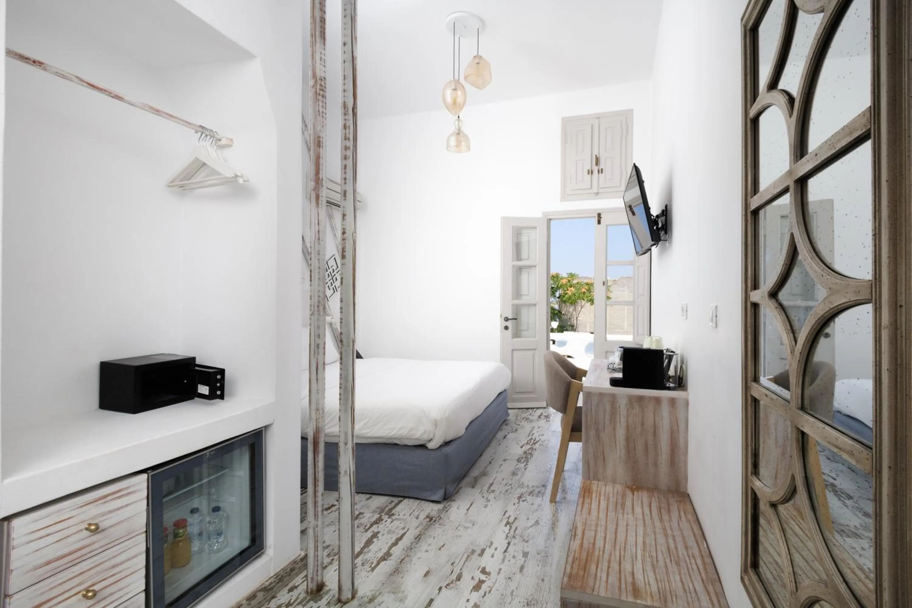 TV and multimedia in The Museum Project Oia