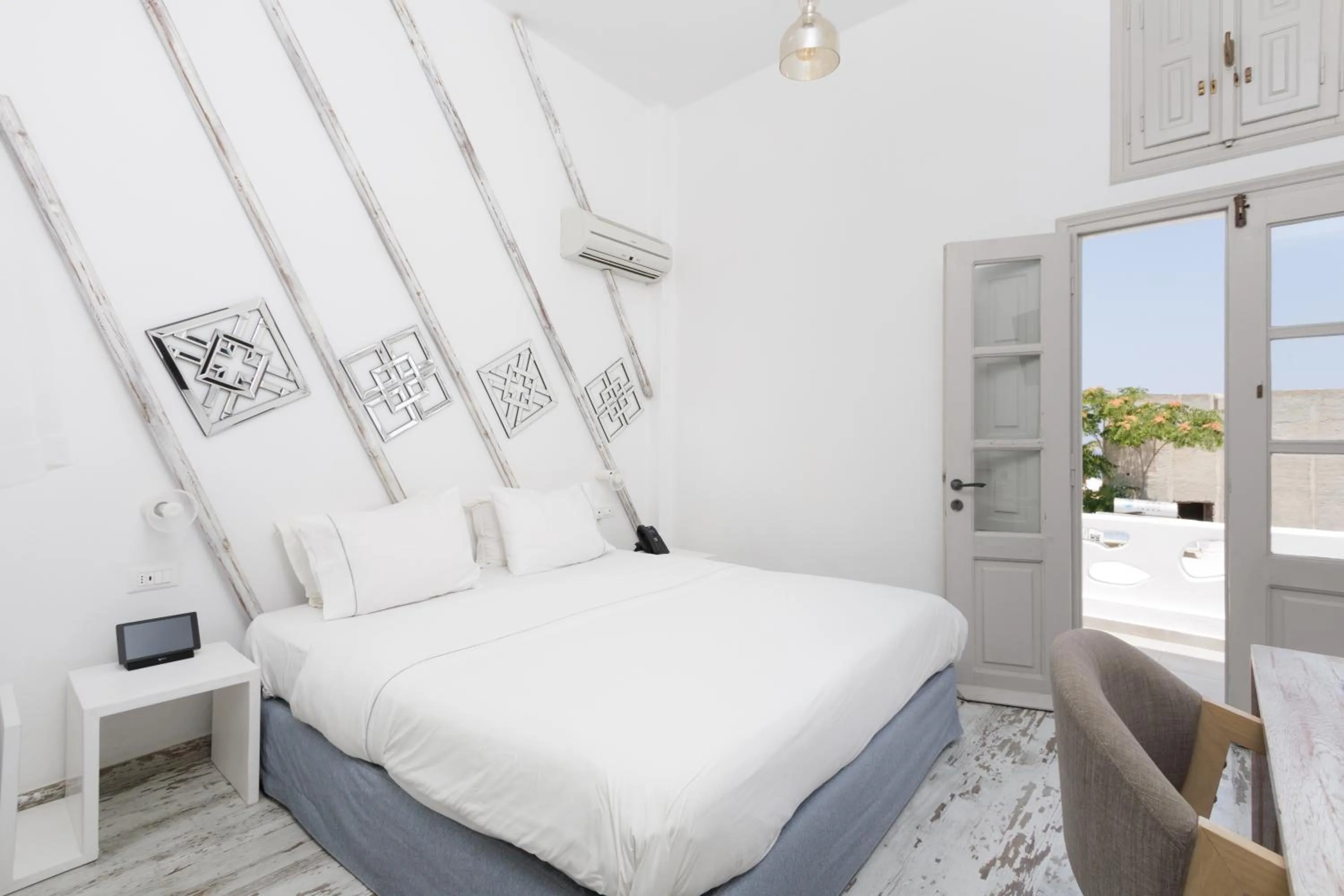 Photo of the whole room in The Museum Project Oia