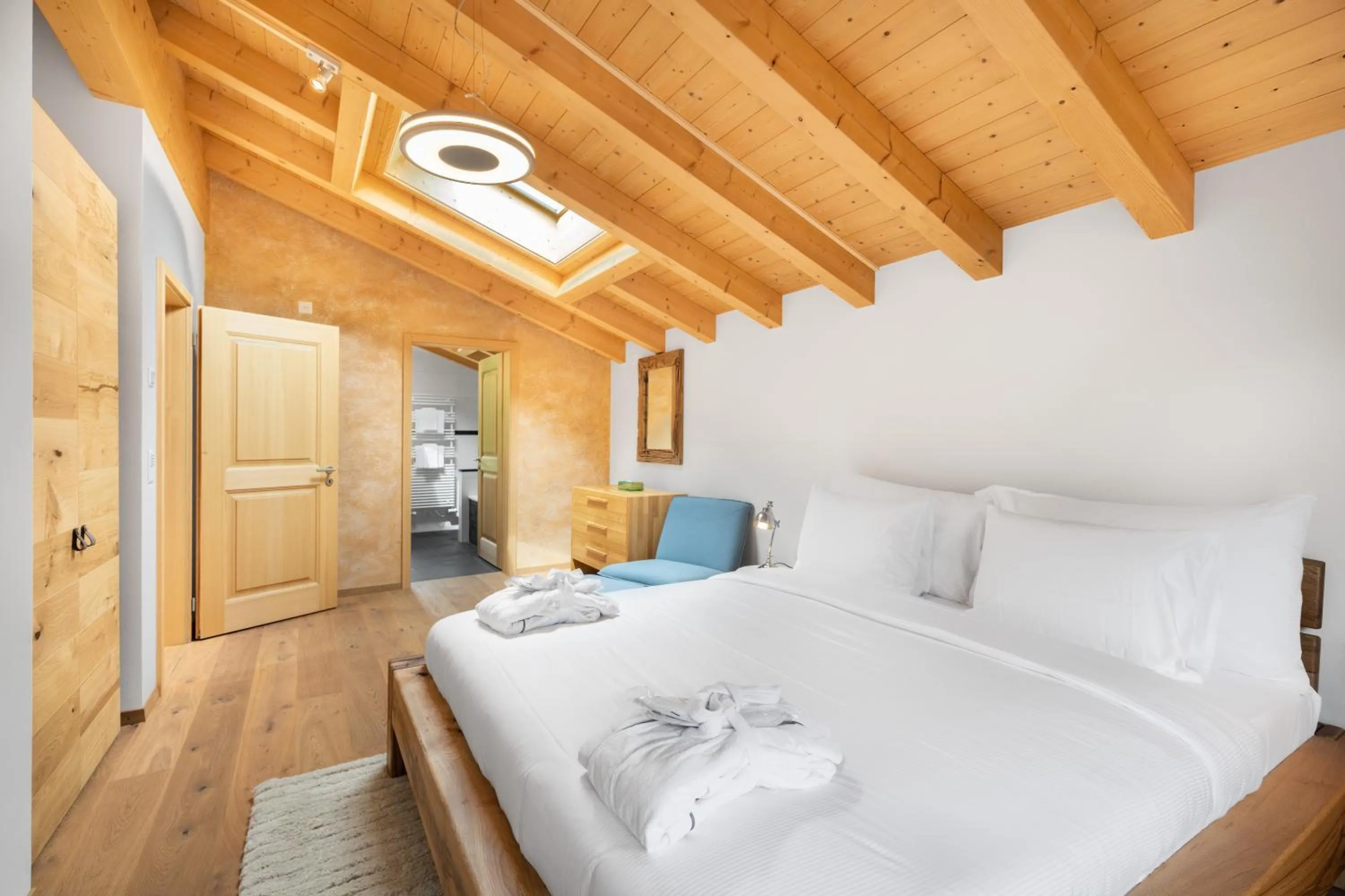Bed in Chalet Alia and Apartments-Grindelwald by Swiss Hotel Apartments