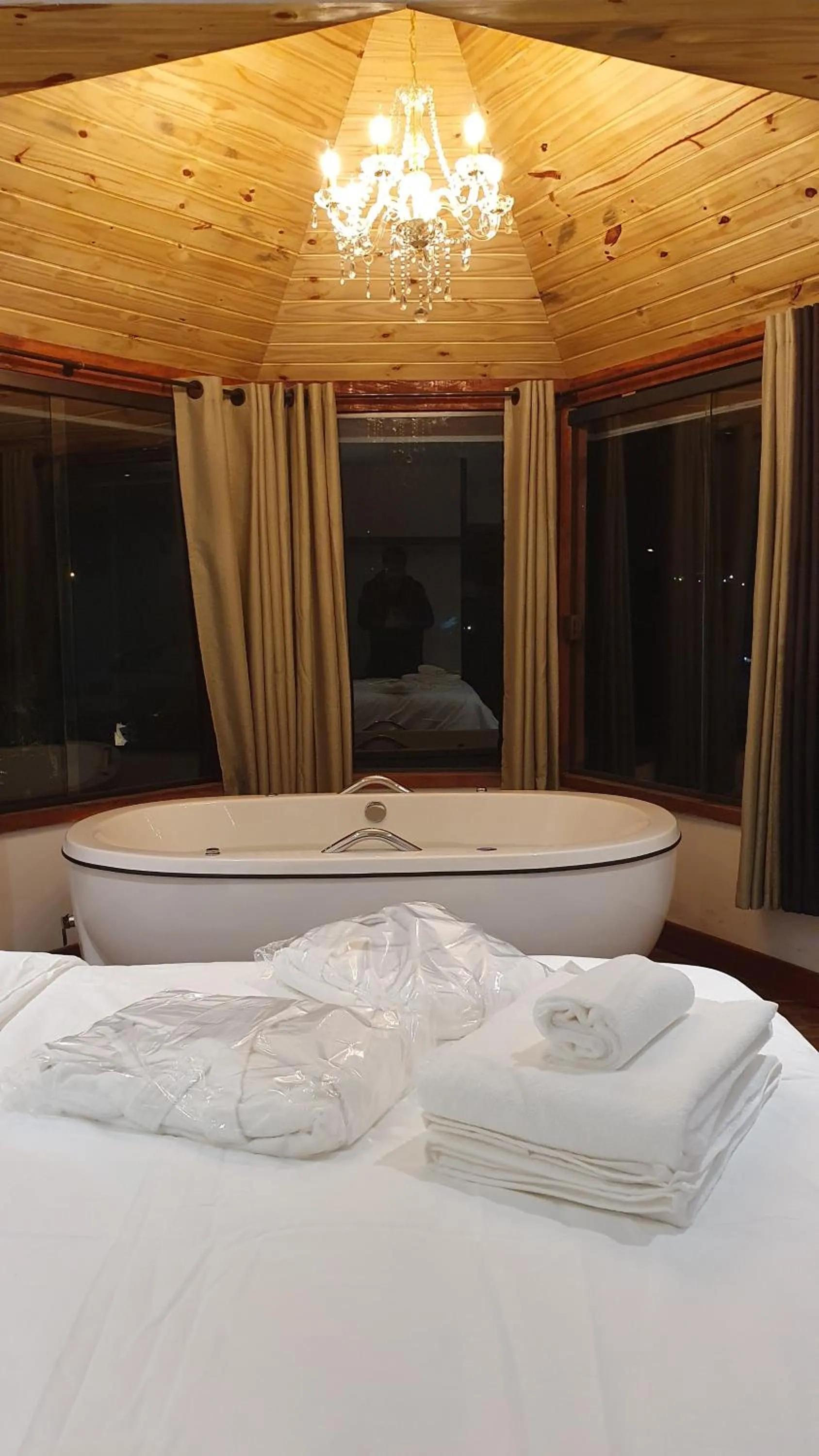 Hot Tub, Bed in Recanto dos Moinhos - Boutique Hotel