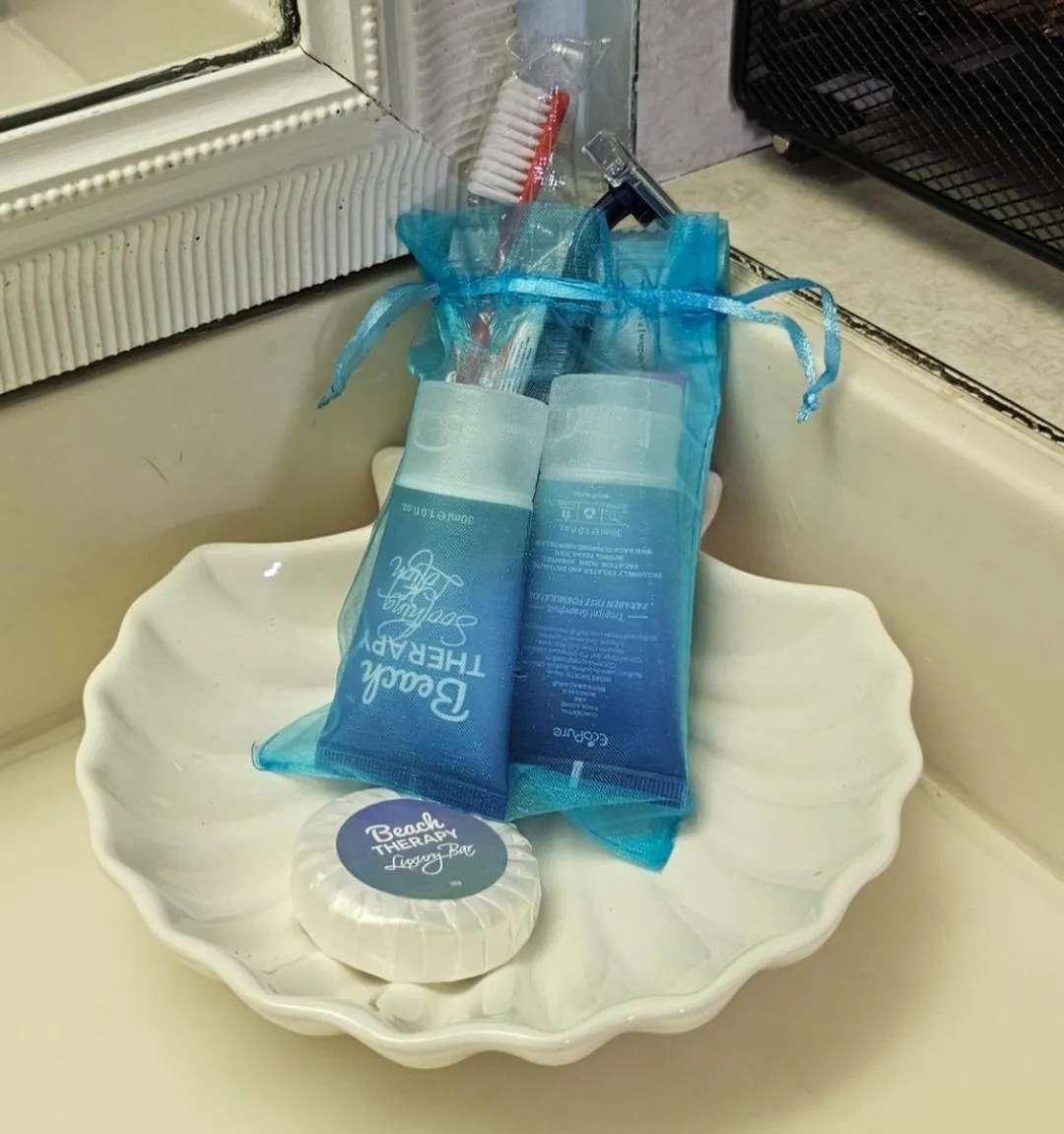 Stay ON the beach! Wonderful location!