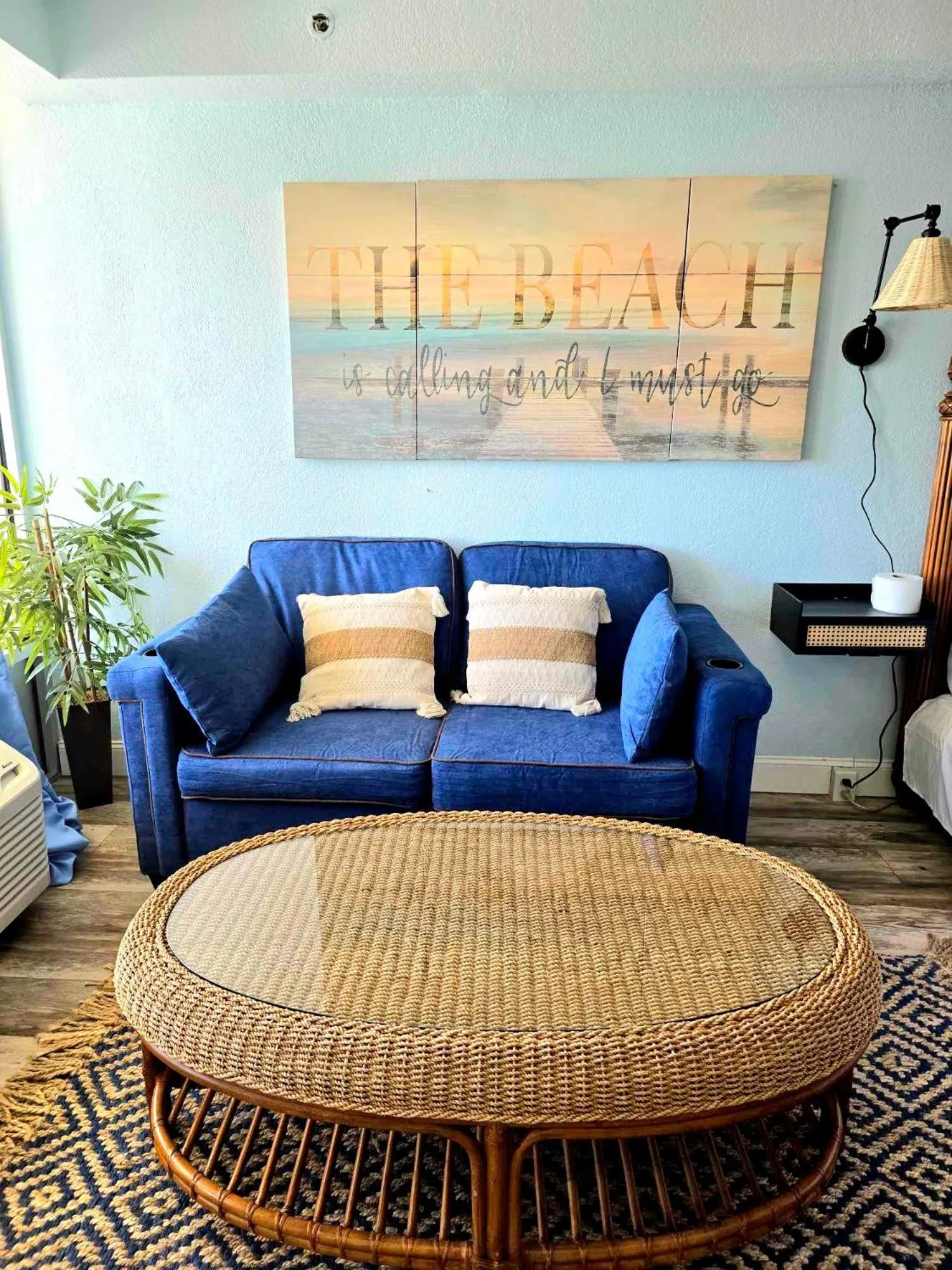 Stay ON the beach! Wonderful location!