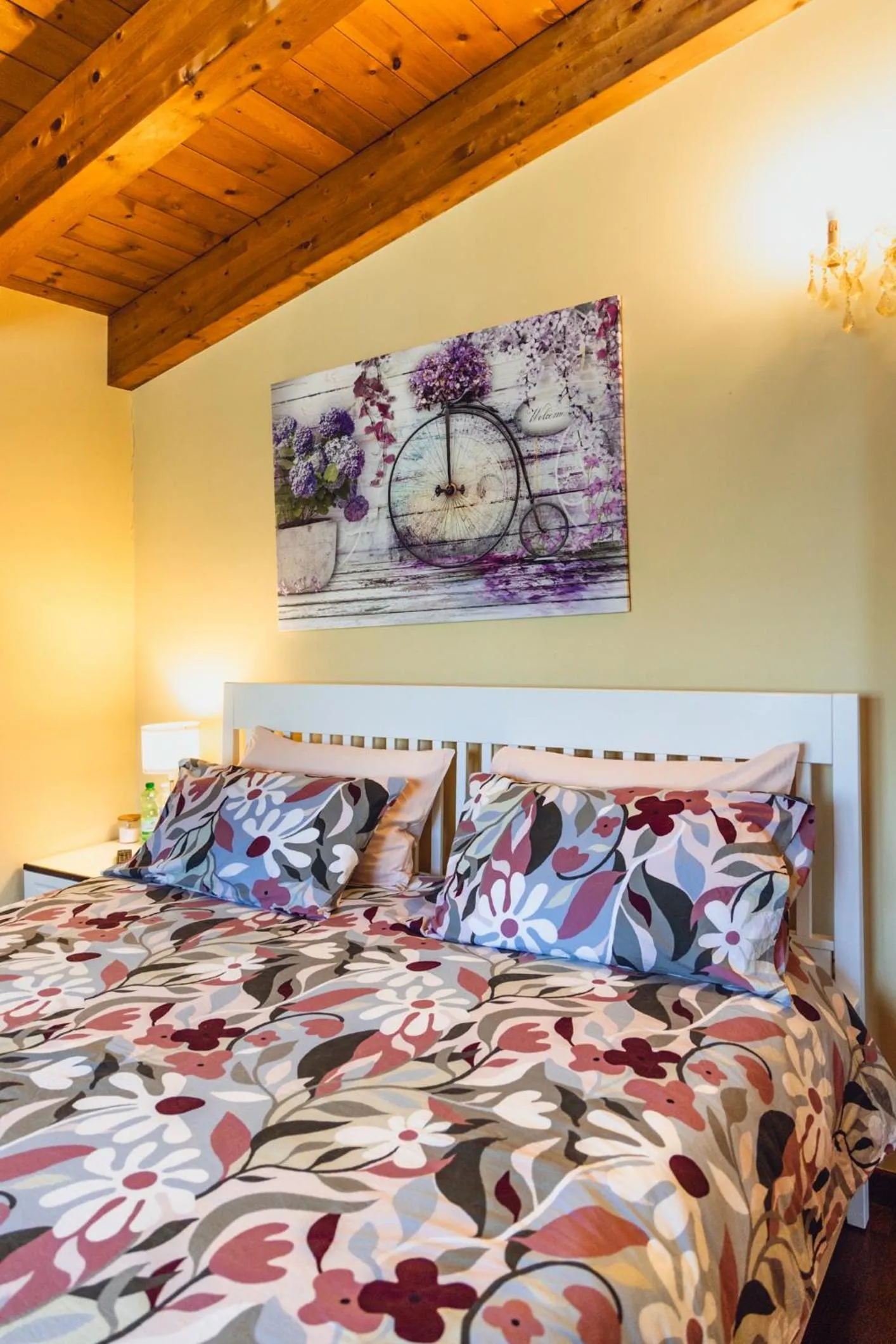 Bed in Santa Maria Apartments