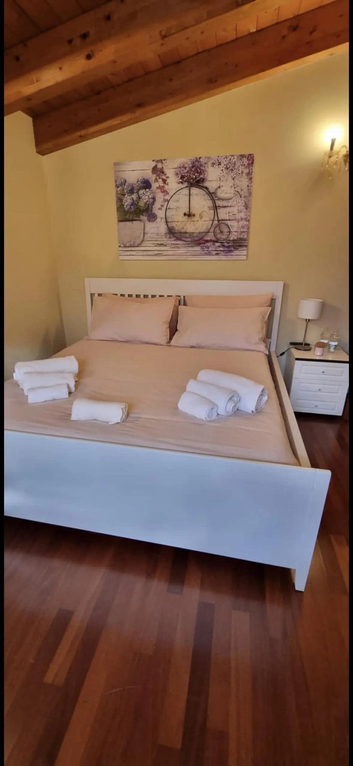 Bed in Santa Maria Apartments