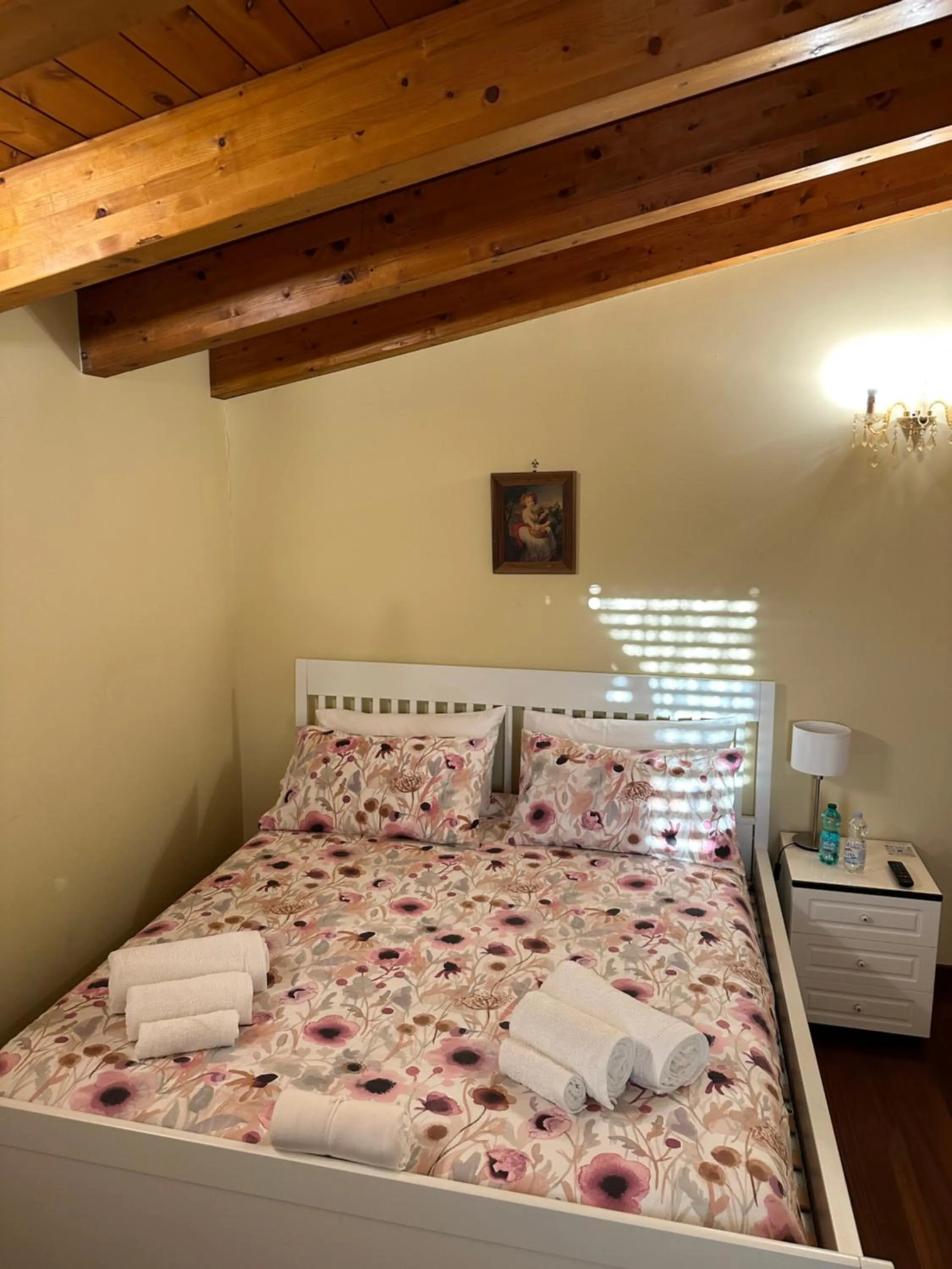 Bed in Santa Maria Apartments