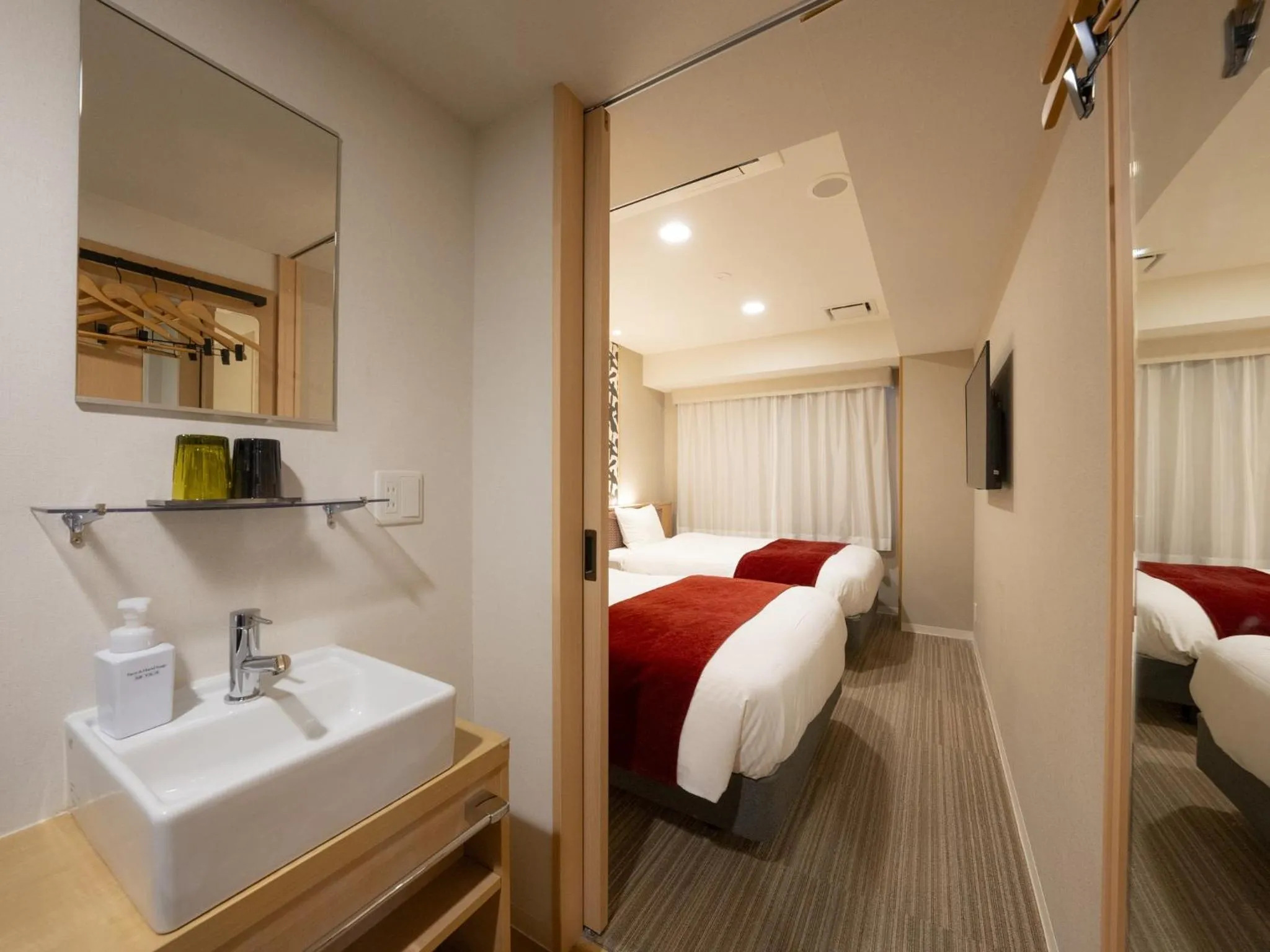 Photo of the whole room, Bed in Hotel SUI Kyoto Kiyomizu